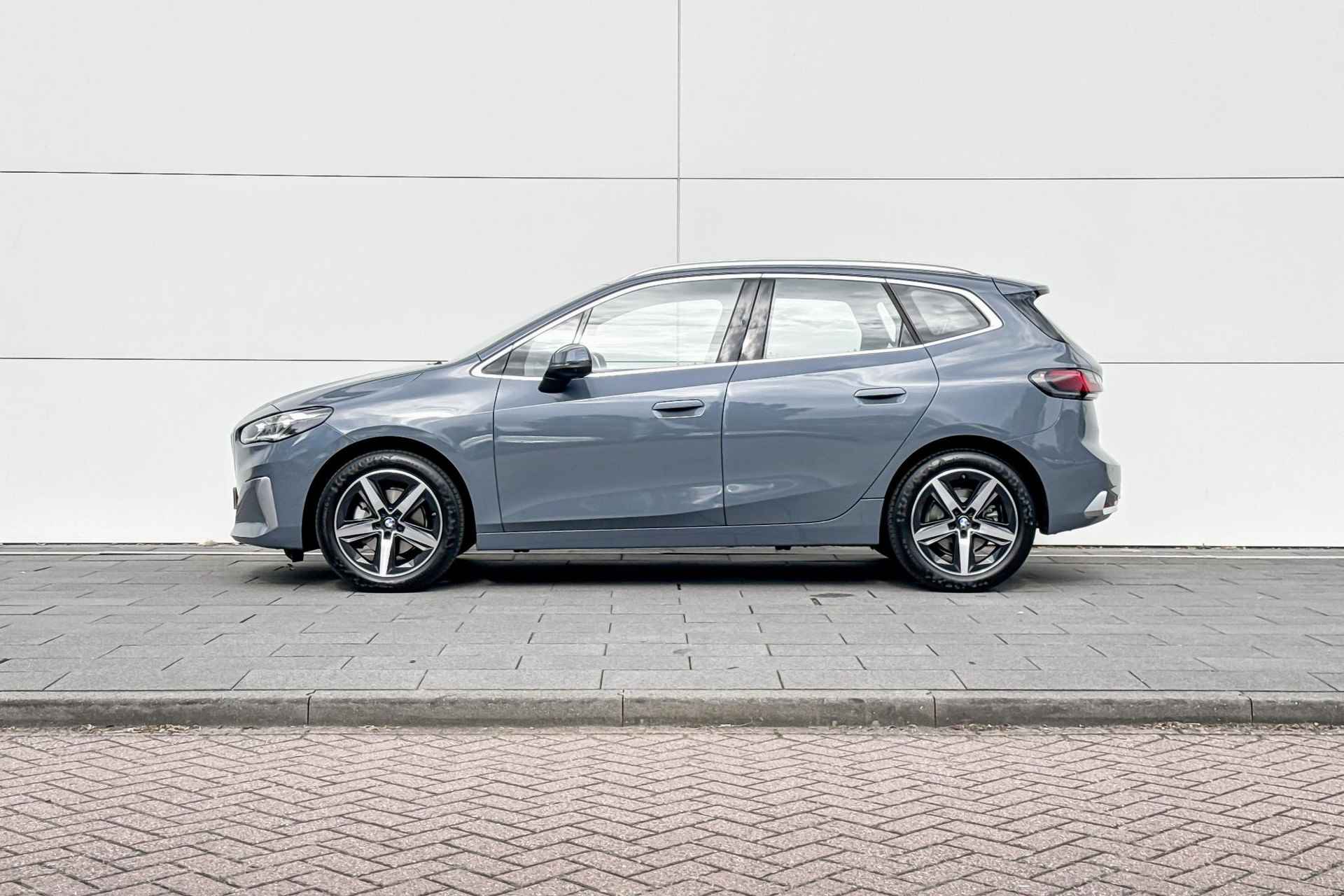 BMW 2 Serie Active Tourer 220i Luxury Line | Trekhaak | Parking Pack Plus | - 2/28