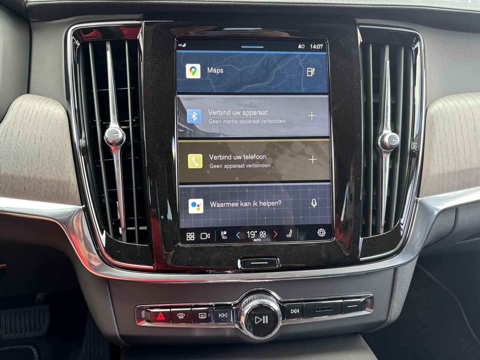 Volvo S90 T8 Plug-in hybrid AWD Plus Dark Long Range | Harman Kardon audio | Stoelventilatie | Google Maps navigatie | Adaptive Cruise control - 11/25