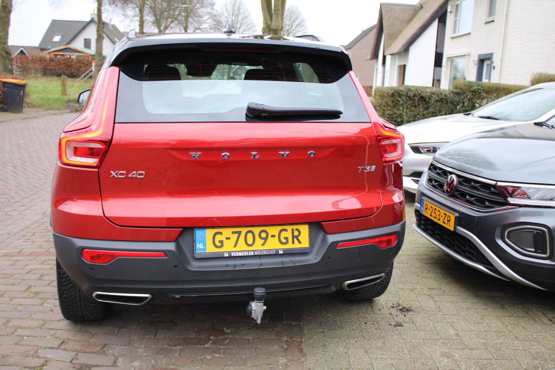 Volvo Xc40 T3 163PK Geartronic R-Design + 18"/ Navi/ Clima/ Full-LED/ Camera/ Trekhaak/ NL auto - 11/45