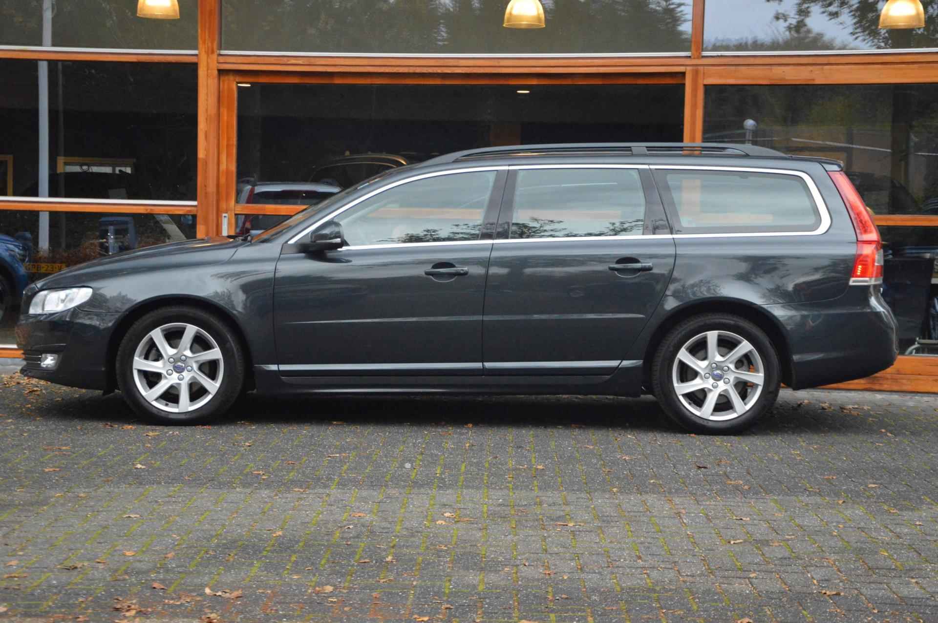 Volvo V70 T4 Nordic+ | standkachel | stoelverwarming | On-Call | Leder Bekleed | Cruise-Control | - 3/36