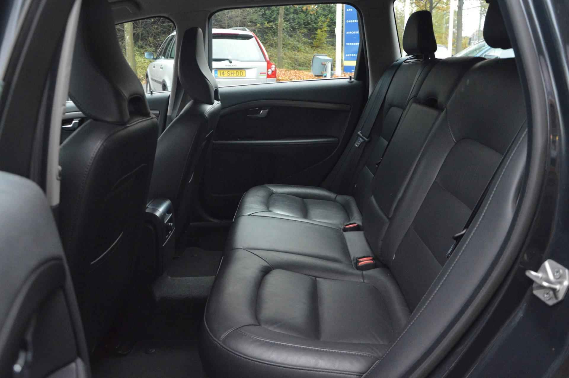 Volvo V70 T4 Nordic+ | standkachel | stoelverwarming | On-Call | Leder Bekleed | Cruise-Control | - 9/36