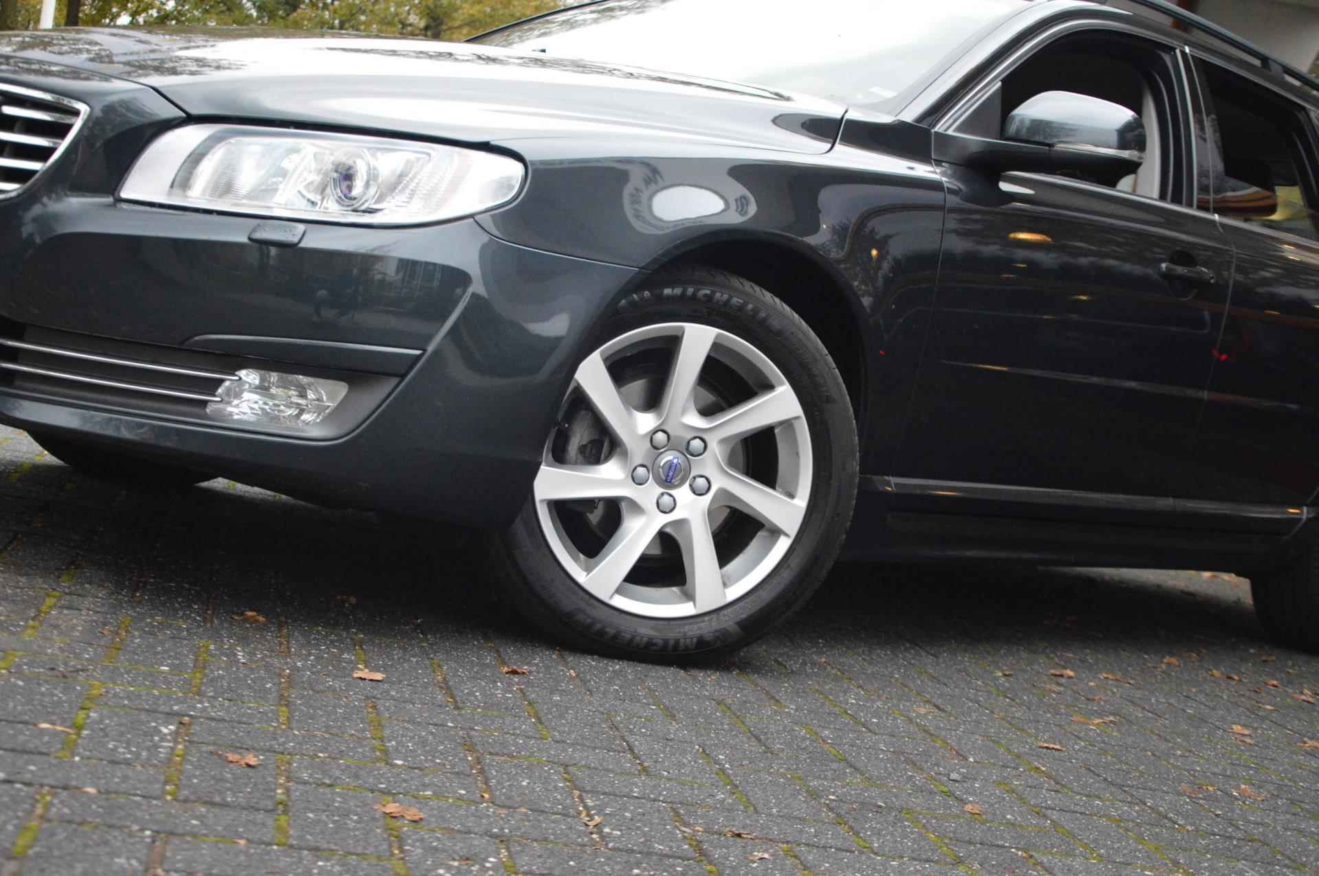 Volvo V70 T4 Nordic+ | standkachel | stoelverwarming | On-Call | Leder Bekleed | Cruise-Control | - 12/36