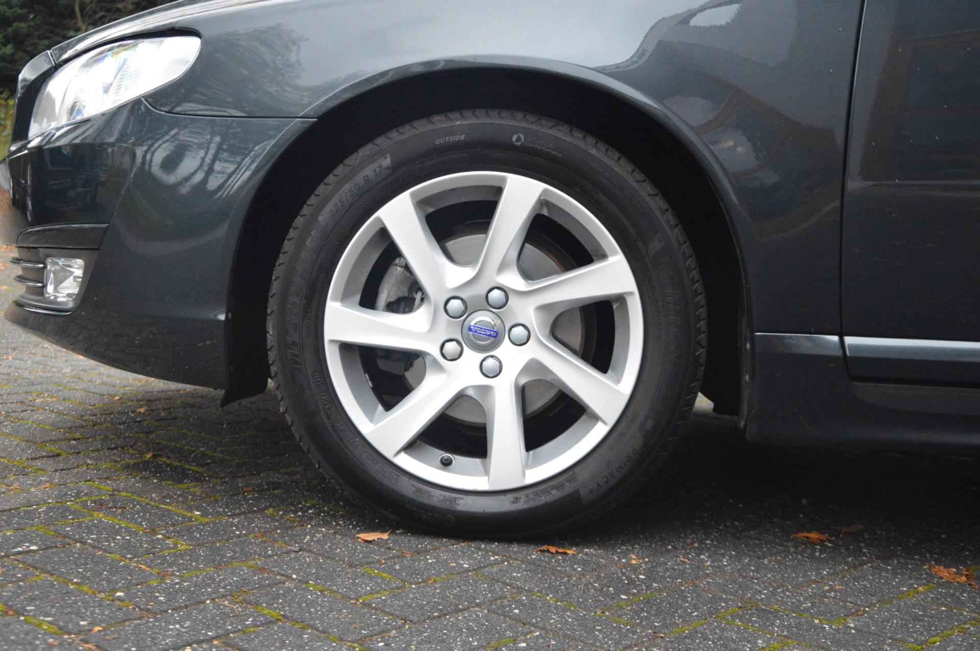 Volvo V70 T4 Nordic+ | standkachel | stoelverwarming | On-Call | Leder Bekleed | Cruise-Control | - 13/36