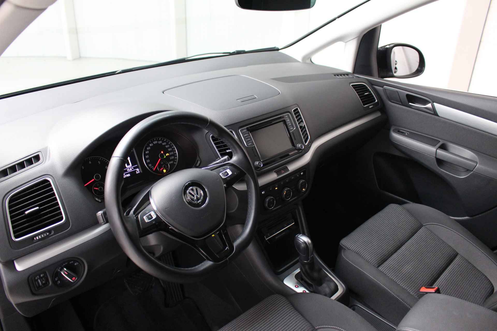 Volkswagen Sharan 1.4 TSI DSG 150PK 7-Persoons Navigatie | Climate Control | Stoelverwarming | - 14/25