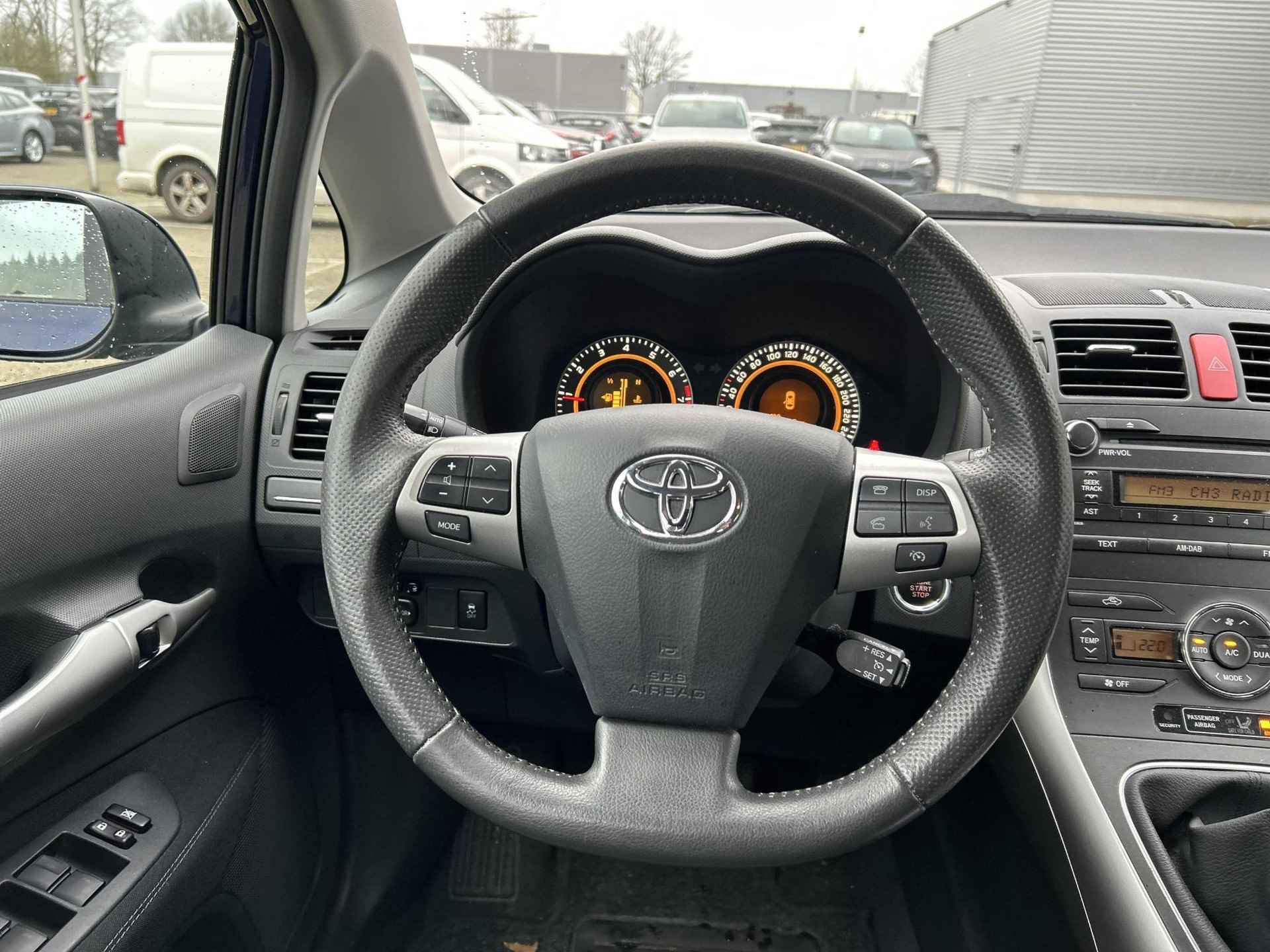 Toyota Auris 1.6 Dynamic - 9/29