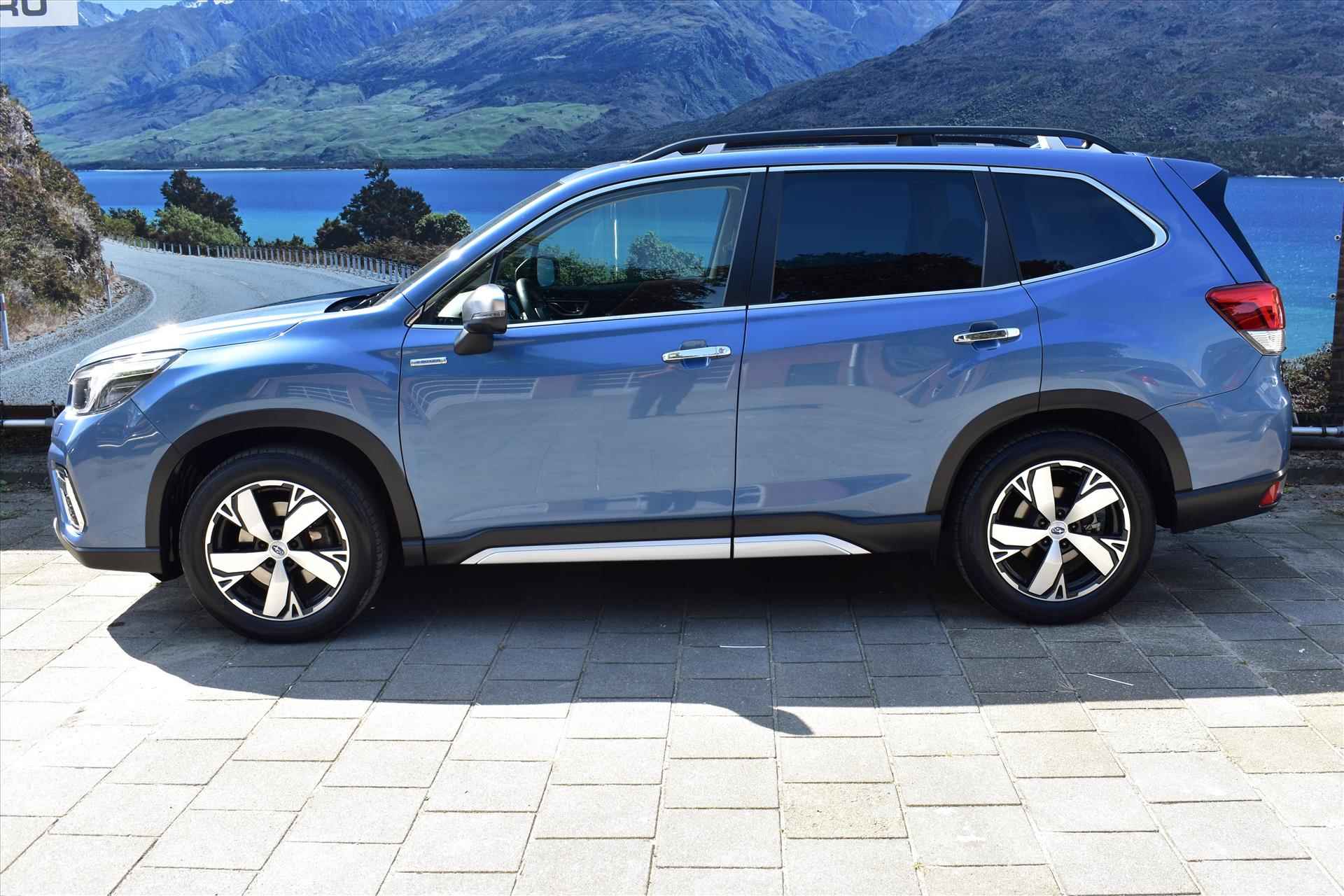 Subaru Forester 2.0i e-BOXER MHEV CVT First Edition - 38/52