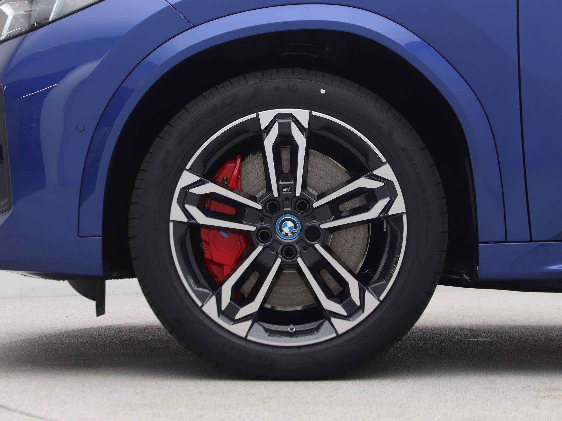 BMW iX2 eDrive20 M-Sport Pro - 18/23