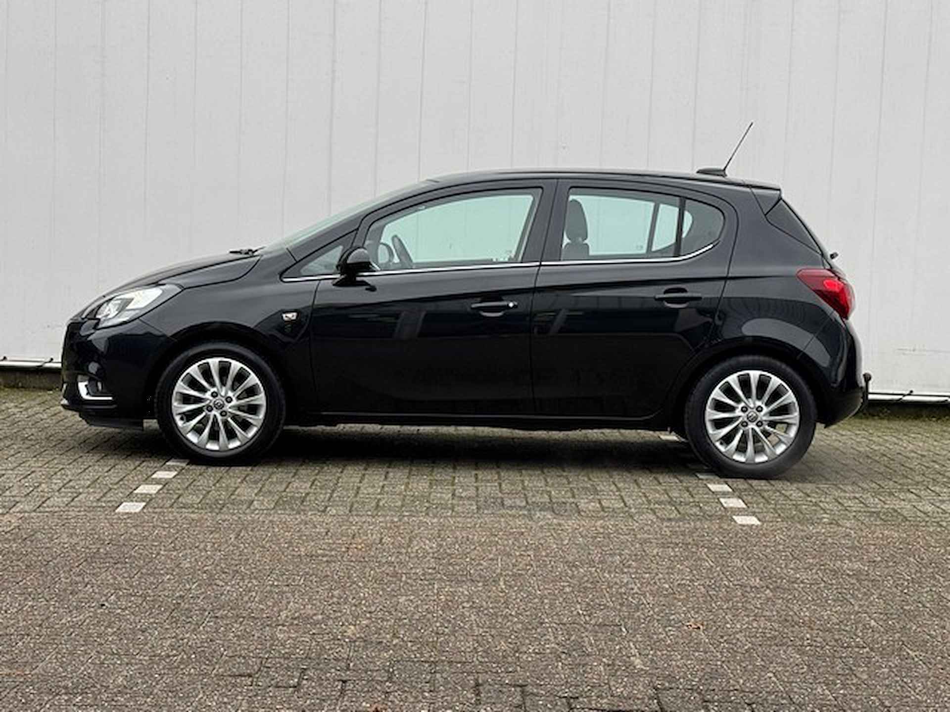 Opel Corsa 1.4 Innovation met CarPlay Navigatie, Climate Controle, 16inch Velgen - 3/19