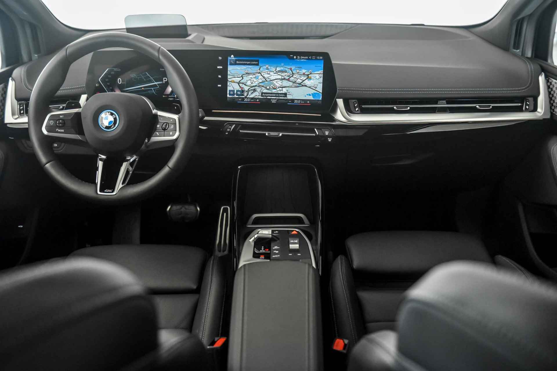 BMW 2 Serie Active Tourer 230e xDrive | M Sportpakket | Stuurwielrand verwarmd | Glazen panoramadak - 10/24