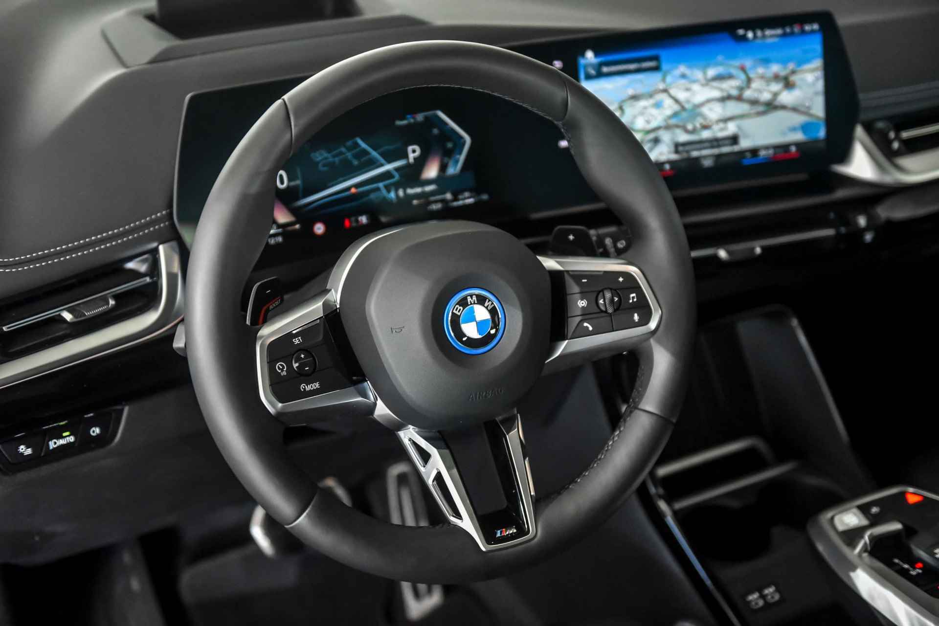 BMW 2 Serie Active Tourer 230e xDrive | M Sportpakket | Stuurwielrand verwarmd | Glazen panoramadak - 16/24