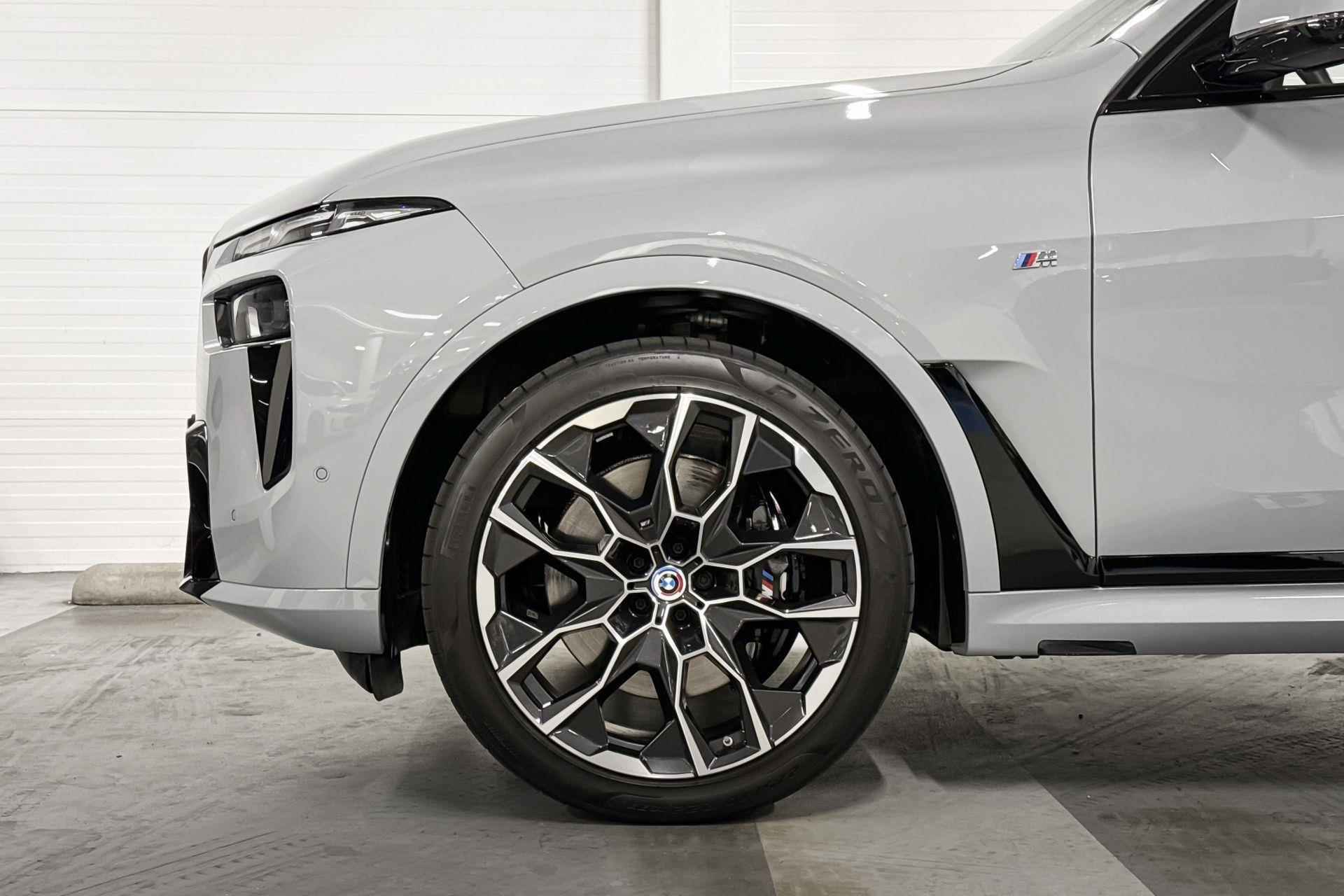 BMW X7 xDrive40d High Executive l M-Sport Pro | Summer Sale 100 - 4/30