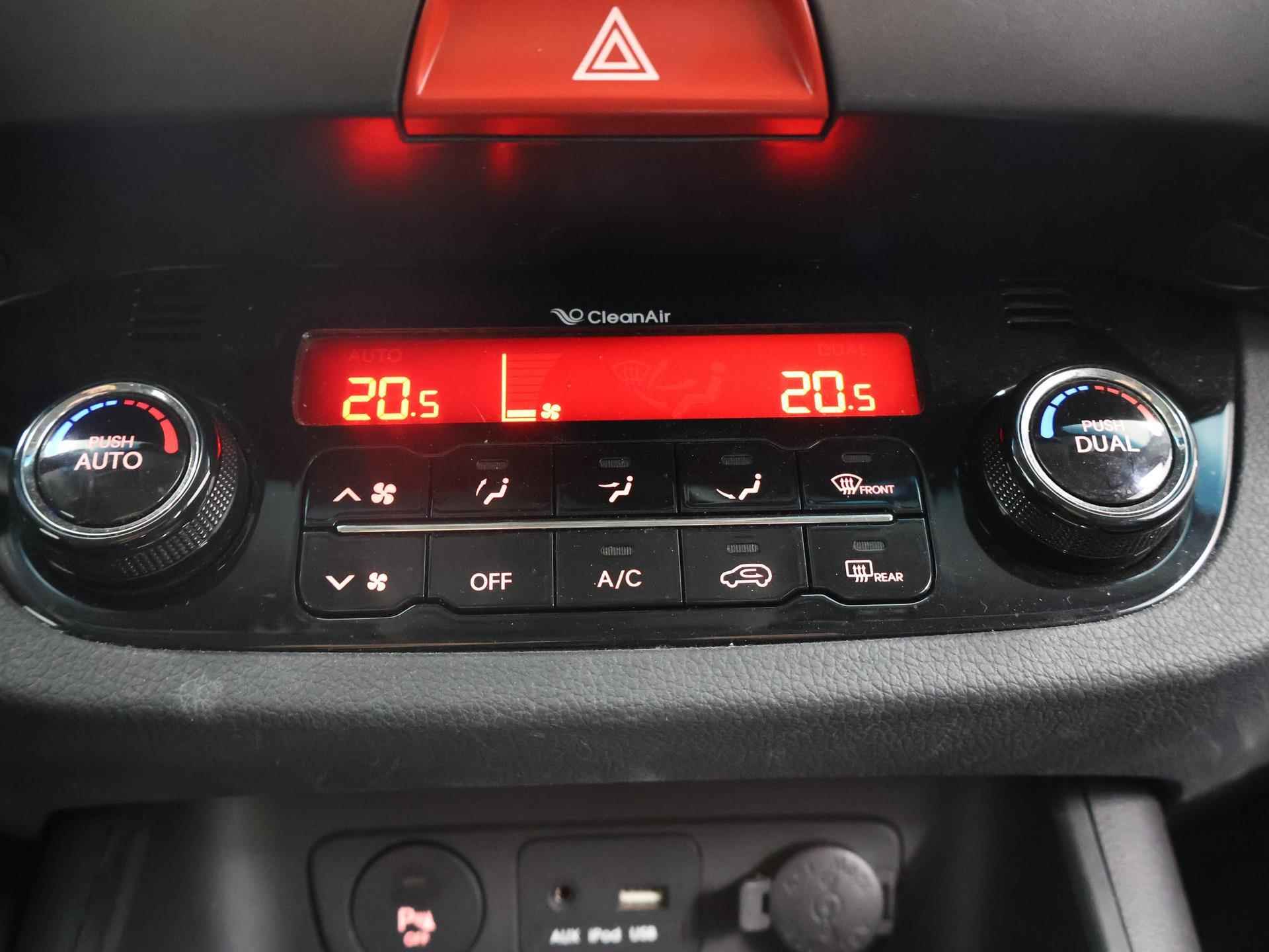 Kia Sportage 2.0 X-ecutive Plus Pack | Navigatie | Climate Control | Parkeersensoren | Bluetooth - 16/32