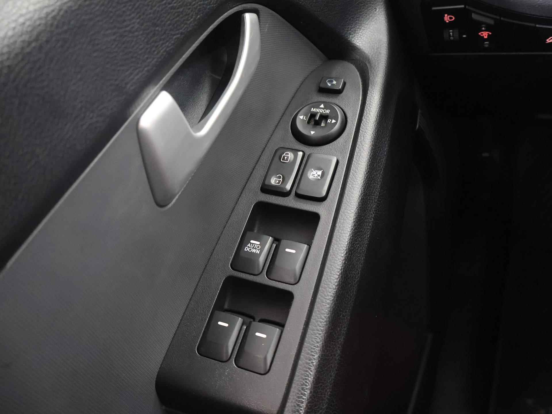 Kia Sportage 2.0 X-ecutive Plus Pack | Navigatie | Climate Control | Parkeersensoren | Bluetooth - 28/32