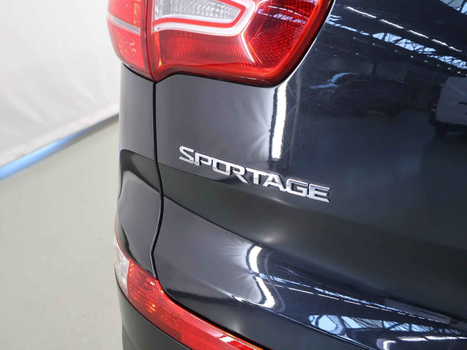 Kia Sportage 2.0 X-ecutive Plus Pack | Navigatie | Climate Control | Parkeersensoren | Bluetooth - 30/32