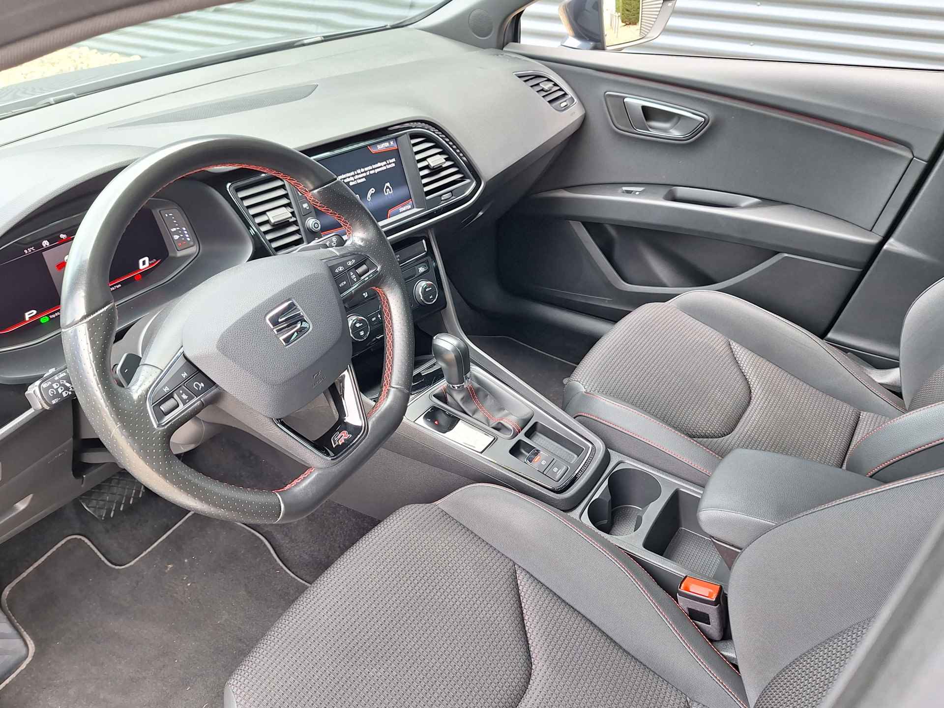 SEAT León ST 1.5 TSI FR Business Intense 150 pk | Automaat | Navigatie | Parkeersensoren en Camera | Apple Carplay en Android Auto | Wat een Gave en Sportieve Station !! - 9/53