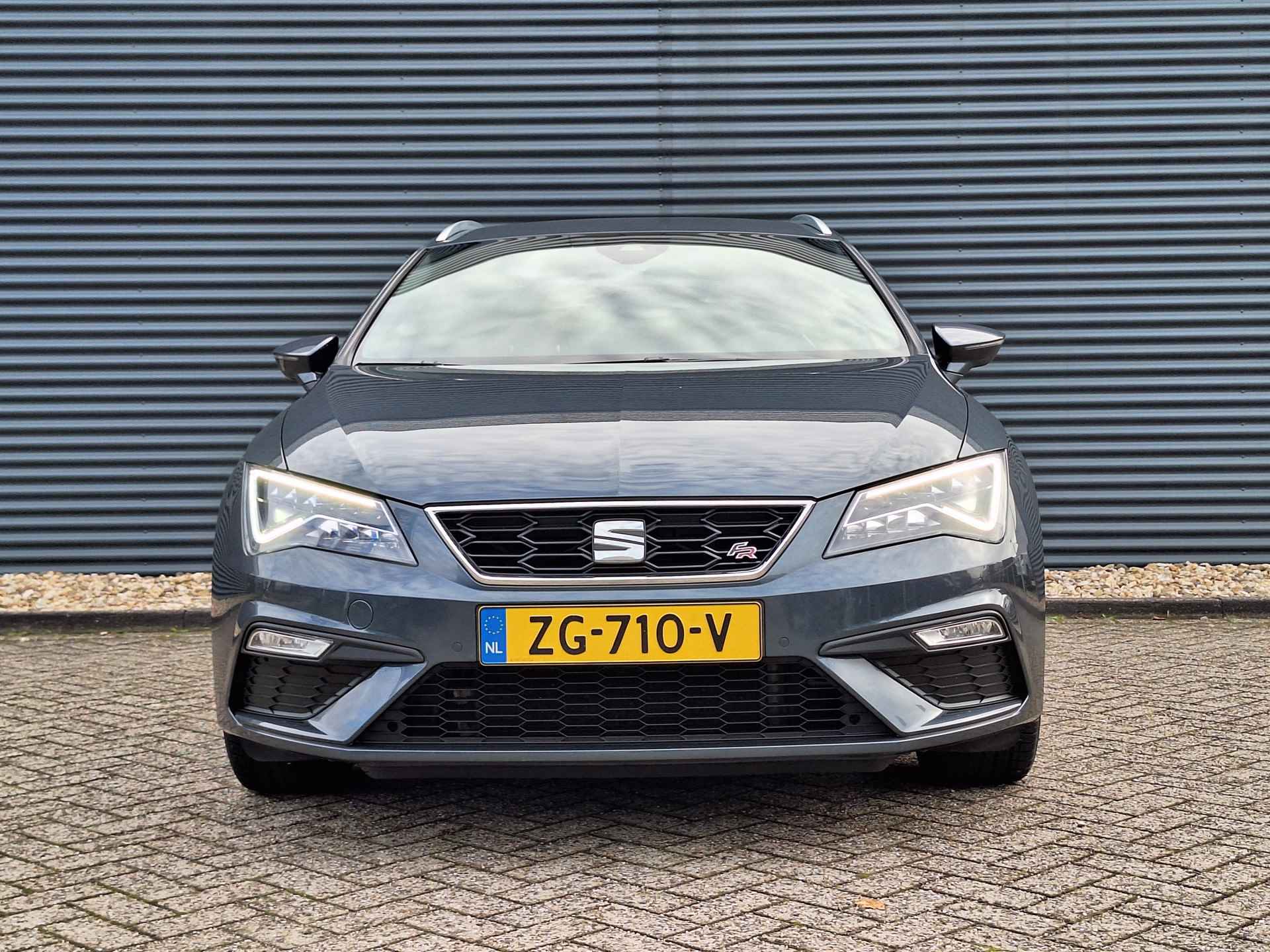 SEAT León ST 1.5 TSI FR Business Intense 150 pk | Automaat | Navigatie | Parkeersensoren en Camera | Apple Carplay en Android Auto | Wat een Gave en Sportieve Station !! - 12/53