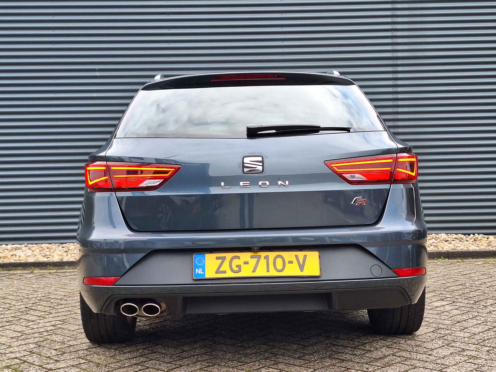 SEAT León ST 1.5 TSI FR Business Intense 150 pk | Automaat | Navigatie | Parkeersensoren en Camera | Apple Carplay en Android Auto | Wat een Gave en Sportieve Station !! - 14/53