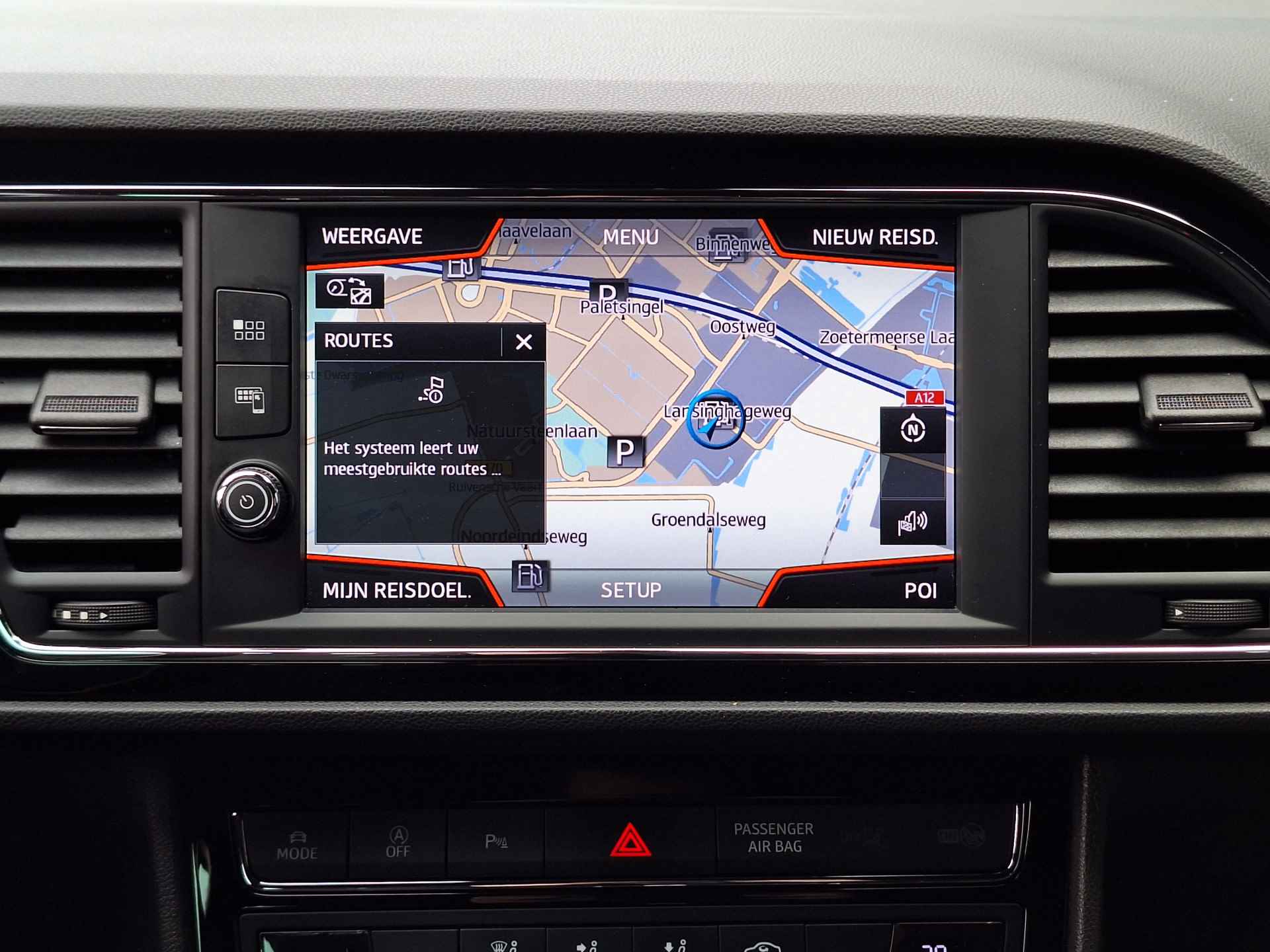 SEAT León ST 1.5 TSI FR Business Intense 150 pk | Automaat | Navigatie | Parkeersensoren en Camera | Apple Carplay en Android Auto | Wat een Gave en Sportieve Station !! - 18/53