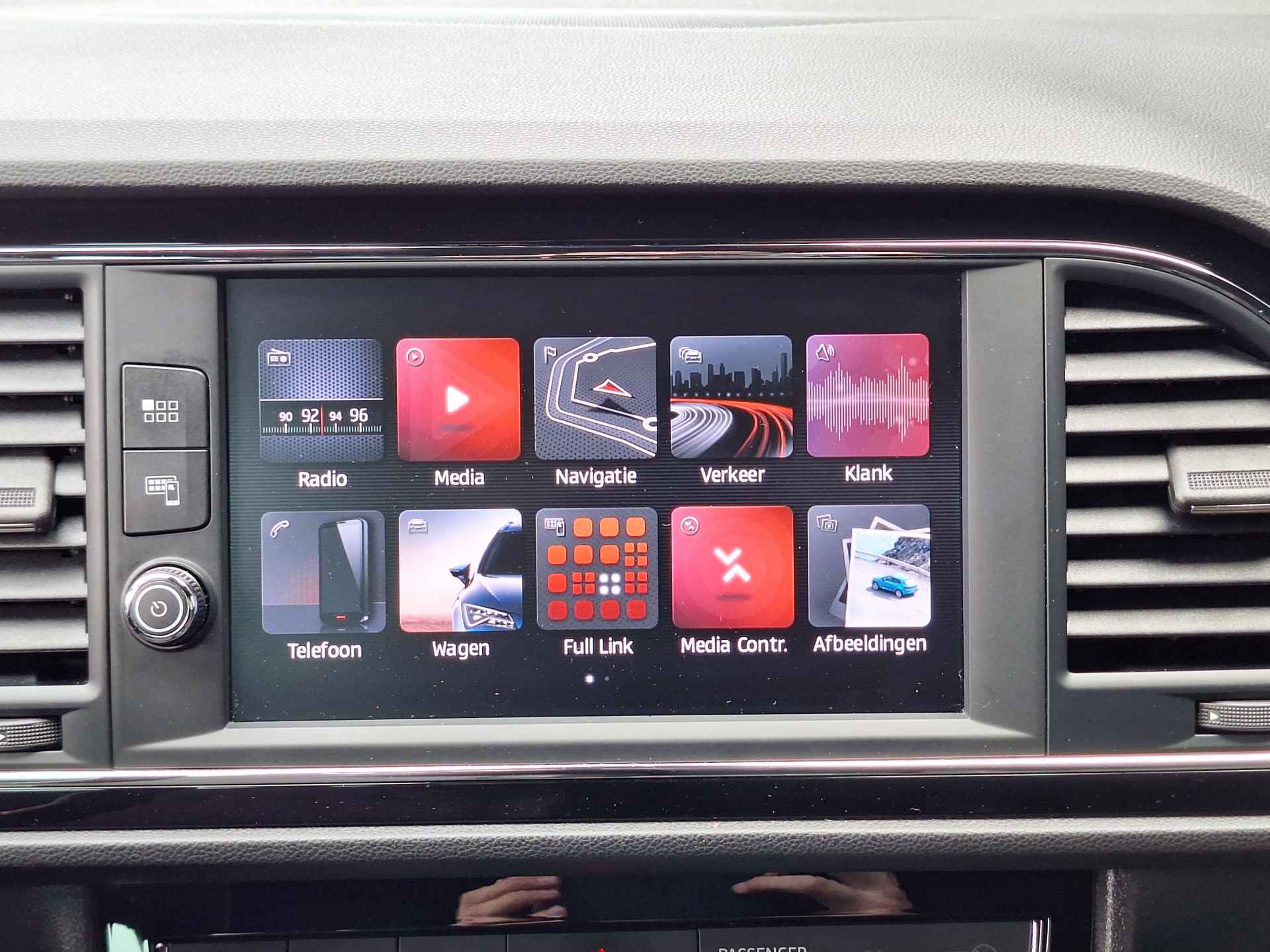 SEAT León ST 1.5 TSI FR Business Intense 150 pk | Automaat | Navigatie | Parkeersensoren en Camera | Apple Carplay en Android Auto | Wat een Gave en Sportieve Station !! - 21/53