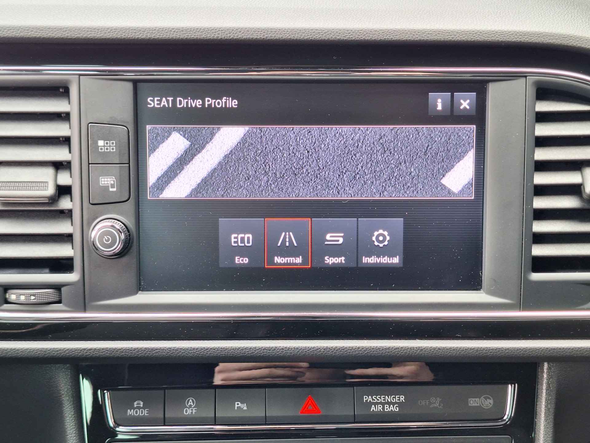 SEAT León ST 1.5 TSI FR Business Intense 150 pk | Automaat | Navigatie | Parkeersensoren en Camera | Apple Carplay en Android Auto | Wat een Gave en Sportieve Station !! - 25/53