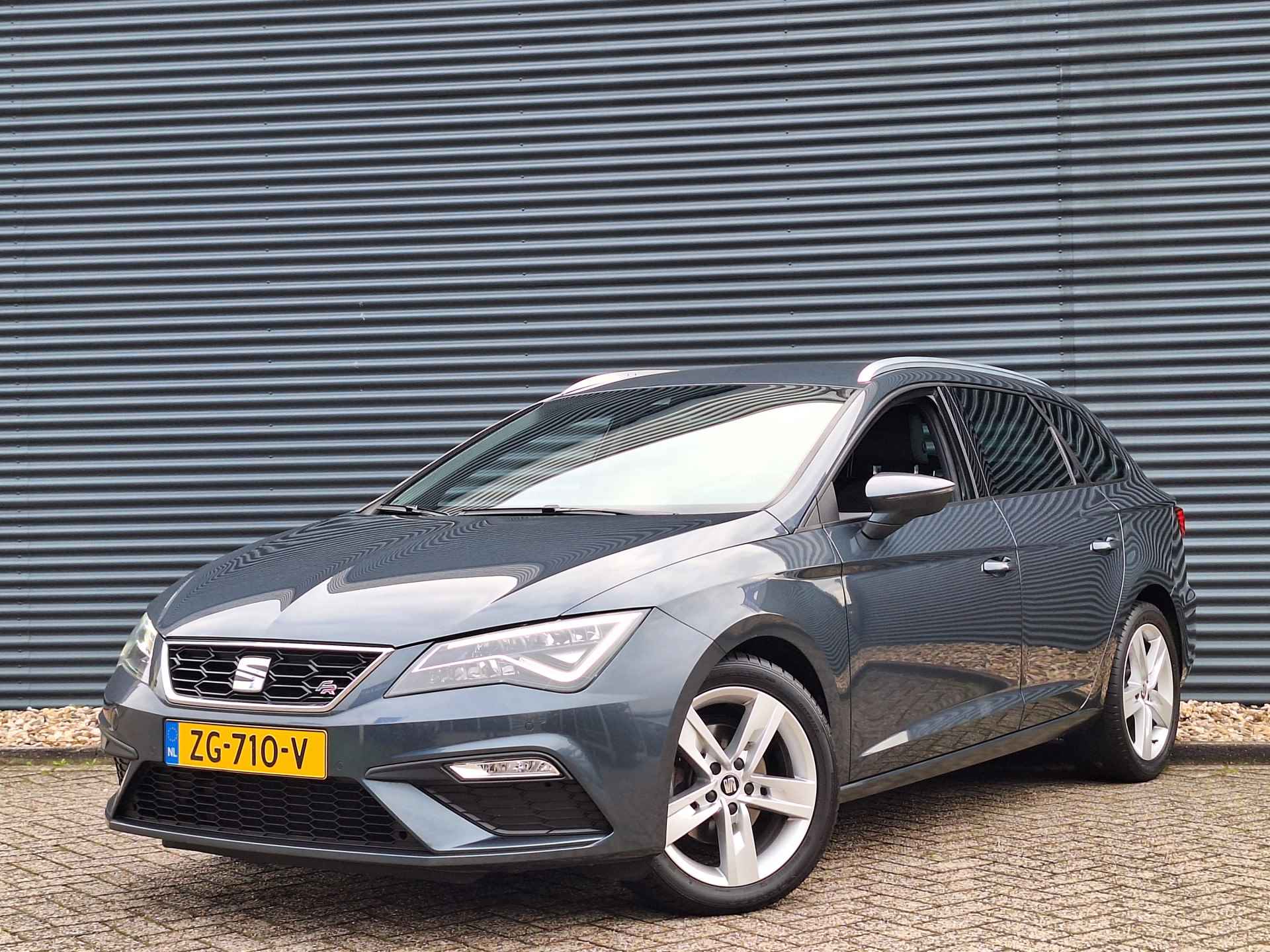 SEAT León ST 1.5 TSI FR Business Intense 150 pk | Automaat | Navigatie | Parkeersensoren en Camera | Apple Carplay en Android Auto | Wat een Gave en Sportieve Station !! - 26/53