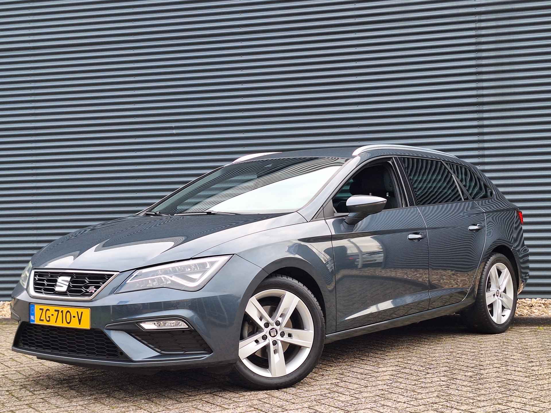 SEAT León ST 1.5 TSI FR Business Intense 150 pk | Automaat | Navigatie | Parkeersensoren en Camera | Apple Carplay en Android Auto | Wat een Gave en Sportieve Station !! - 49/53