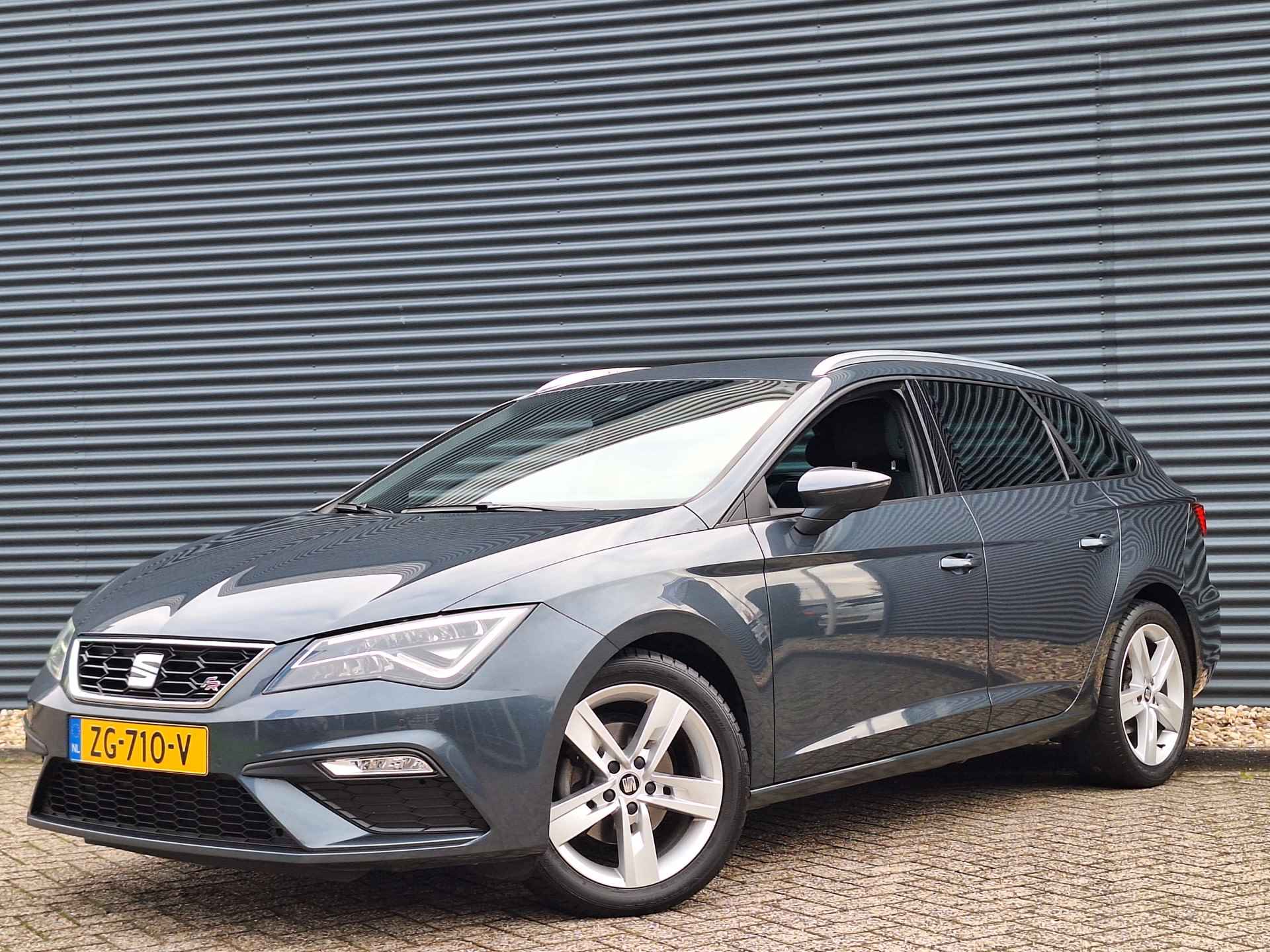 SEAT León ST 1.5 TSI FR Business Intense 150 pk | Automaat | Navigatie | Parkeersensoren en Camera | Apple Carplay en Android Auto | Wat een Gave en Sportieve Station !! - 51/53