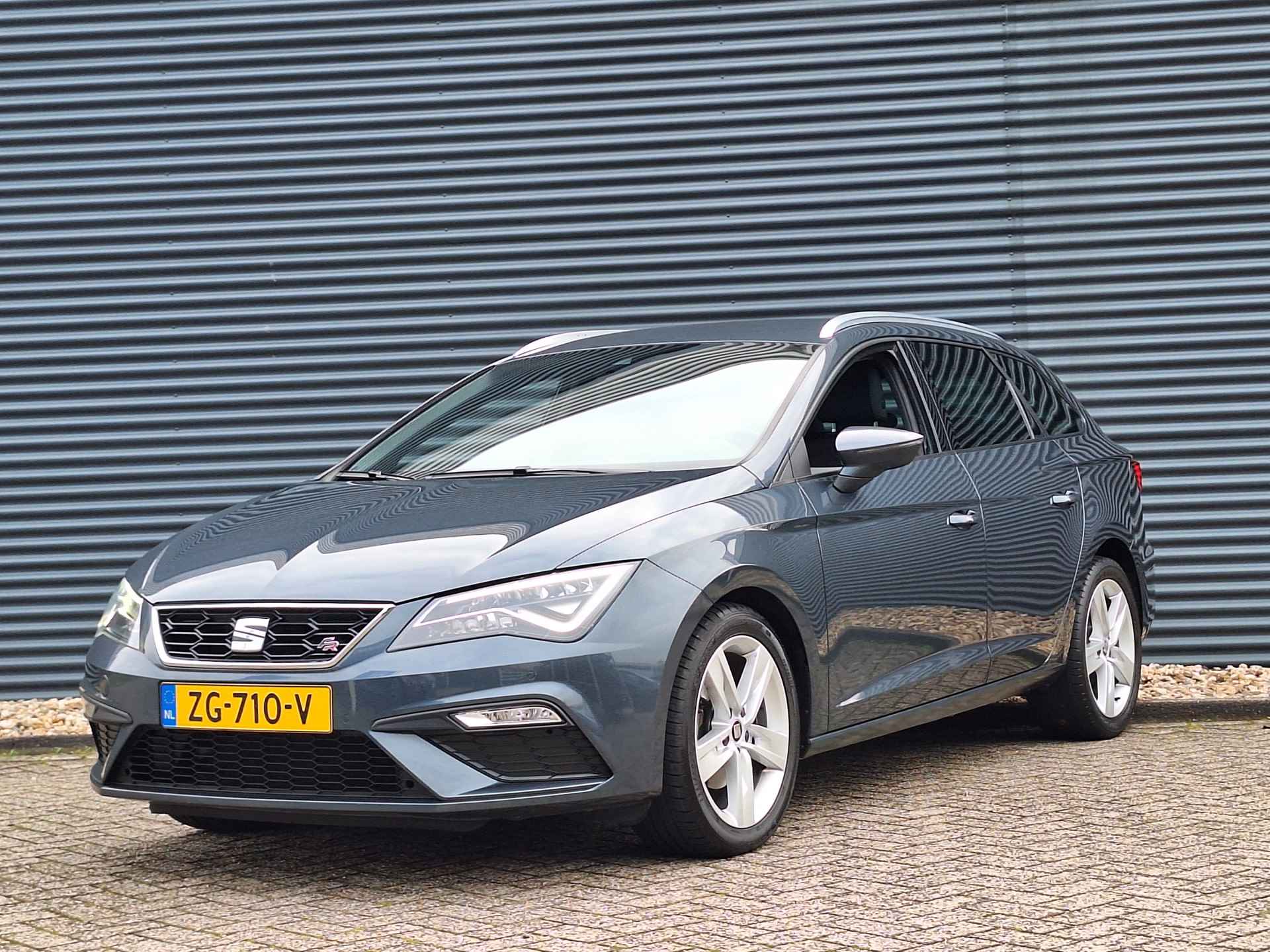 SEAT León ST 1.5 TSI FR Business Intense 150 pk | Automaat | Navigatie | Parkeersensoren en Camera | Apple Carplay en Android Auto | Wat een Gave en Sportieve Station !! - 52/53