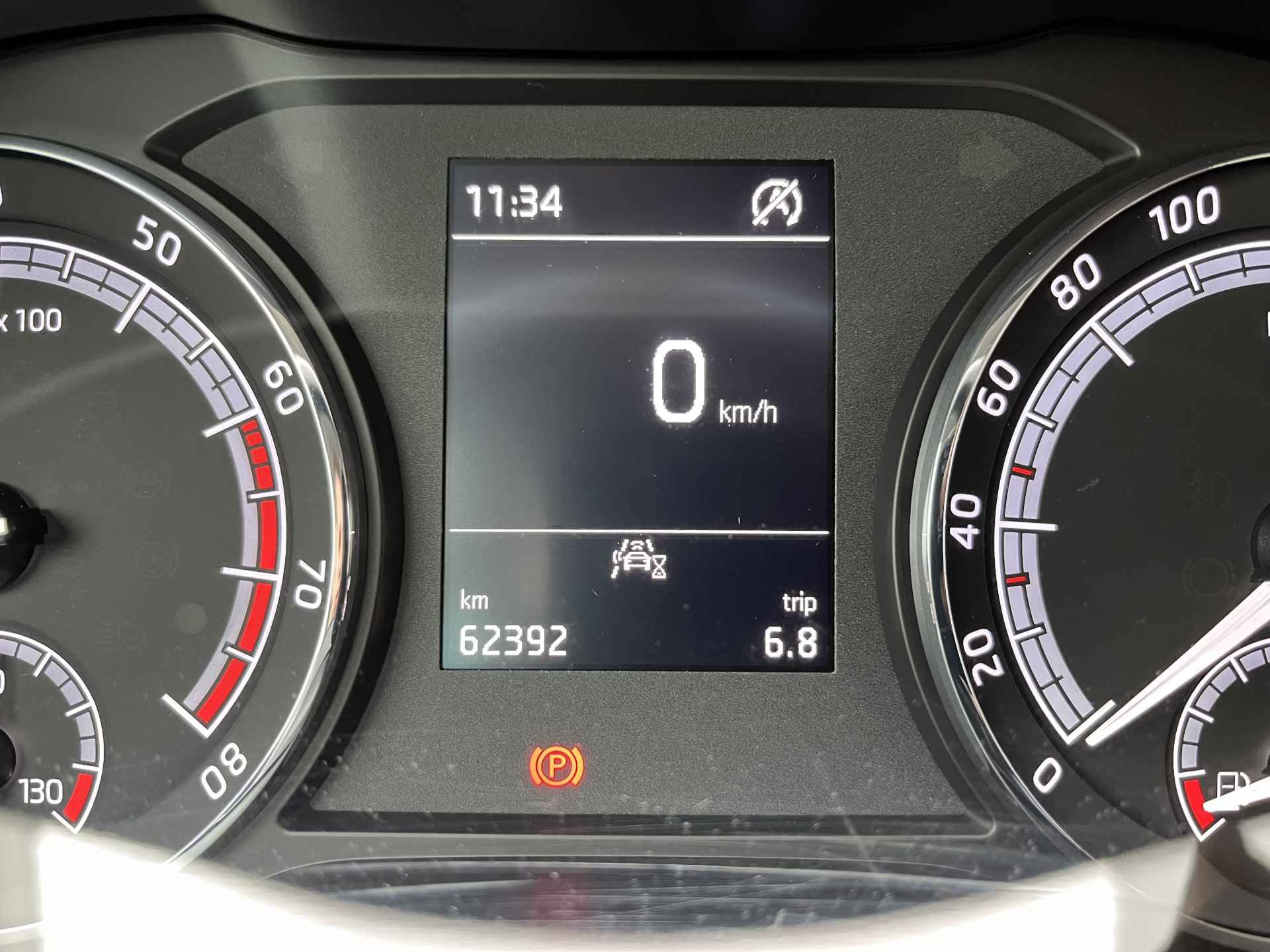 Škoda Karoq 1.0 TSI Ambition Drive 125 / PARK. SENSOREN/ CRUISE/ STOEL VERWARM. V EN A/ KEYLESS/ APP CONNECT/ CLIMA/ DAB/ - 7/43