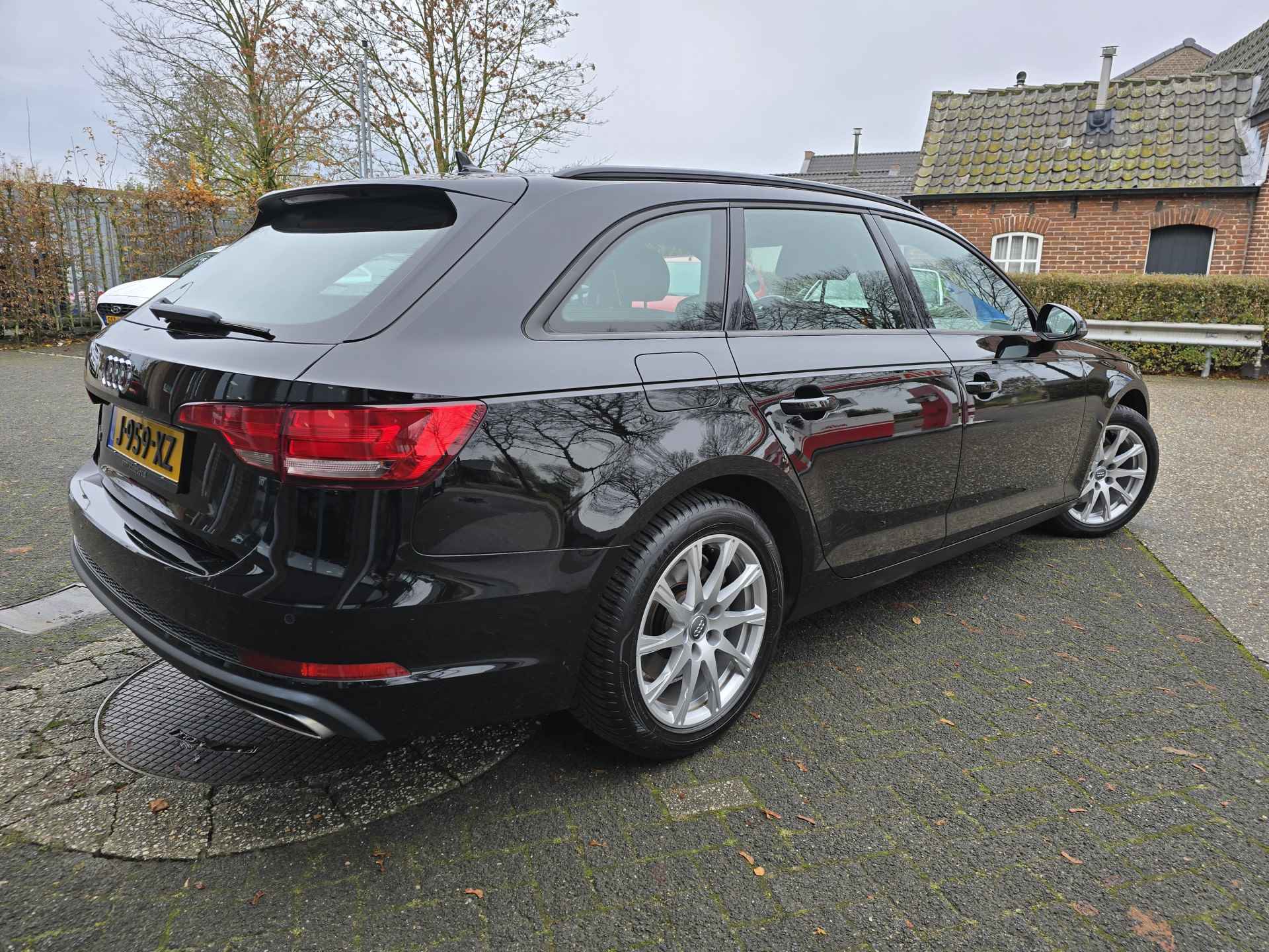 Audi A4 Avant 35 TFSI Design,Trekhaak,Pano dak - 3/28