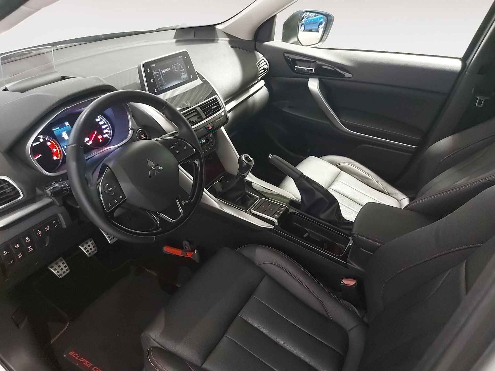 Mitsubishi Eclipse Cross 1.5 DI-T Intense S | Achteruitrijcamera | Parkeersensoren | Trekhaak | Head-up display | Stoelverwarming | Cruise control | Apple Carplay/Android auto | Automatische renen/lichtsensor | - 19/46