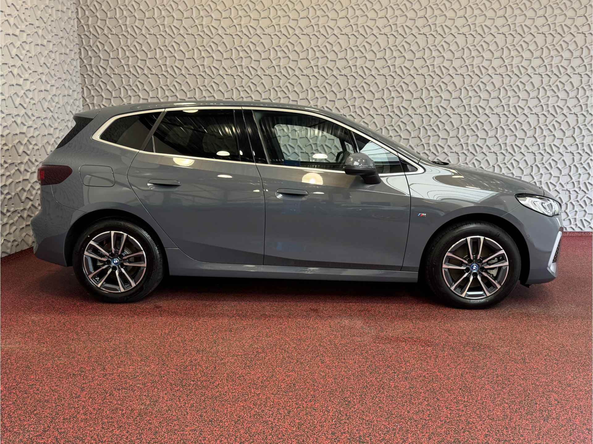 BMW 2 Serie Active Tourer 230E XDRIVE 326PK M SPORT LED ELEK.KLEP CAMERA TREKHAAK 05/2024 AWD 4X4 4WD M-Sportpakket PHEV - 85/106