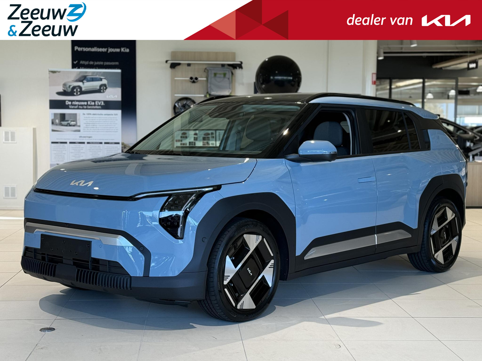 Kia EV3 Plus Advanced 58.3 kWh | NU IN DE SHOWROOM, MAAK NU EEN PROEFRIT!  Private Lease vanaf €429,- p.m. | Gratis Metallic Lak t.w.v. €750,- | Kia Financial lease met 2,99% Rente | 408Km WLTP | Navigatie | Adaptieve cruisecontrol | Stoel en stuur verwarming | Keyless entry | Dodehoekassistent | Parkeersensoren V+A | Privacy glass | Draadloos telefoonoplader | Bel KIA Leiderdorp: 071 760 06 00