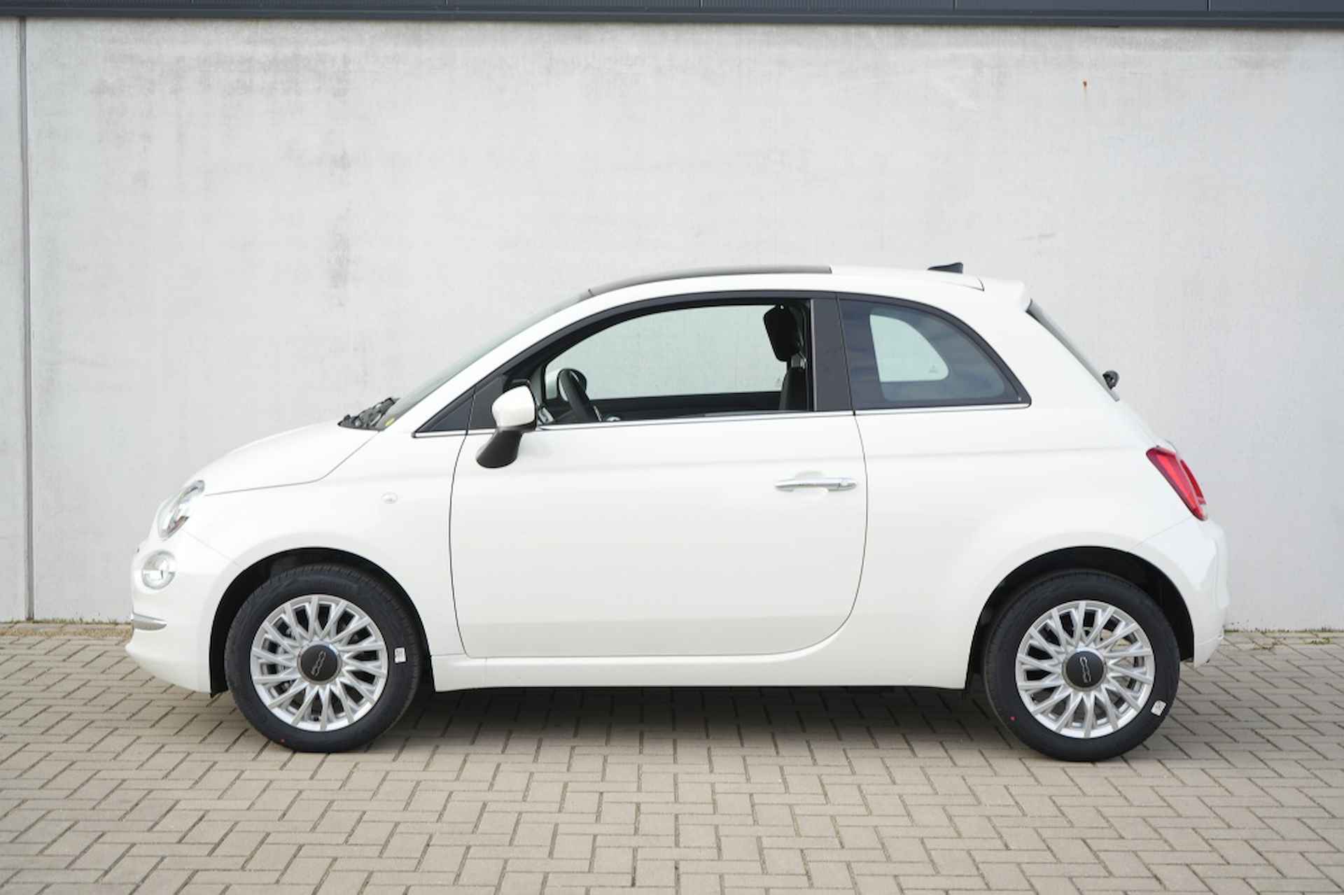 Fiat 500 1.0 Hybrid 70 PK Dolcevita | Carplay | Clima | Pano | 15" - 6/25