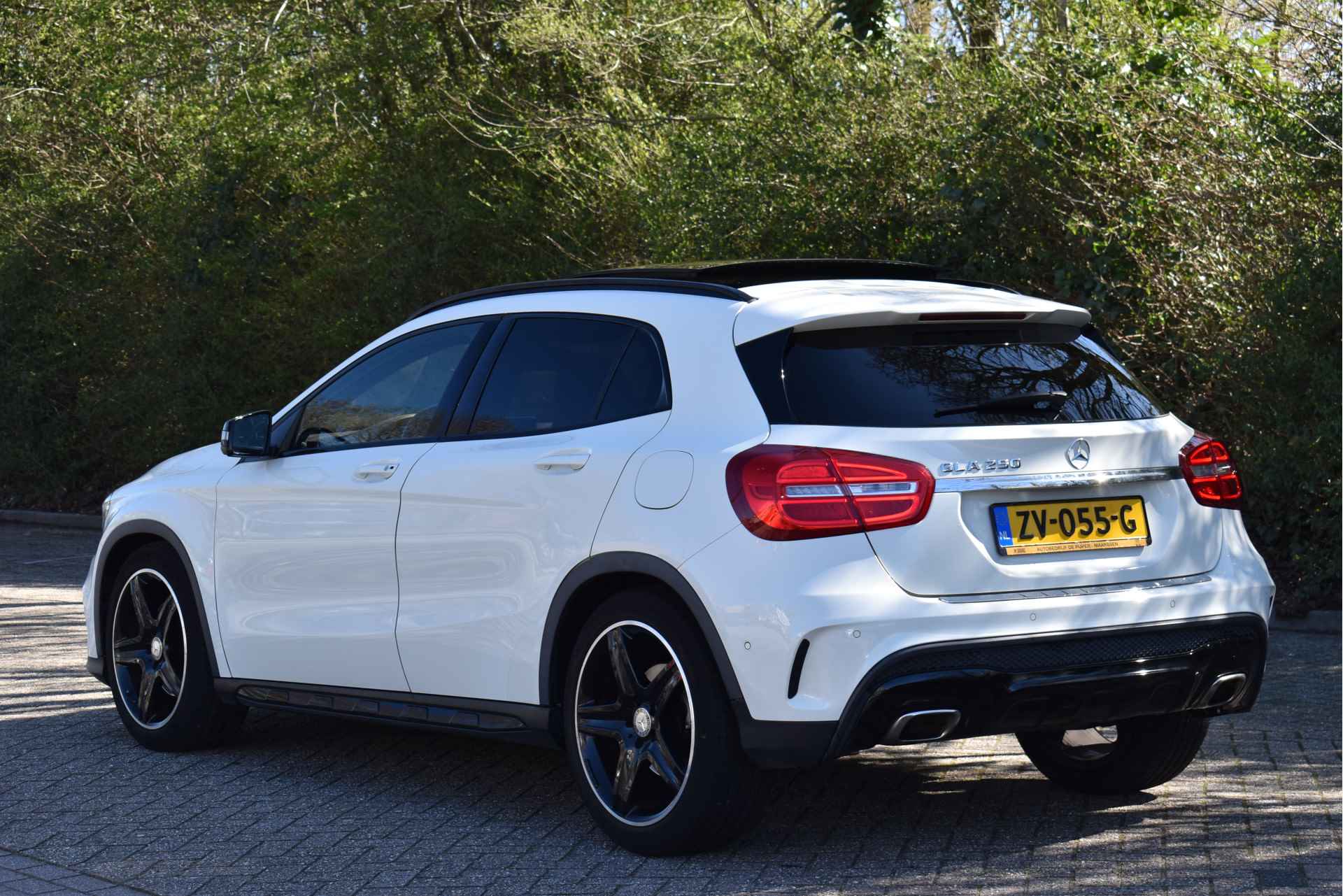 Mercedes-Benz GLA 250 Prestige AMG | Open dak | Harman/Kardon | Elekt.stoelen memory | Leder | Nav | LED / Xenon - 22/64