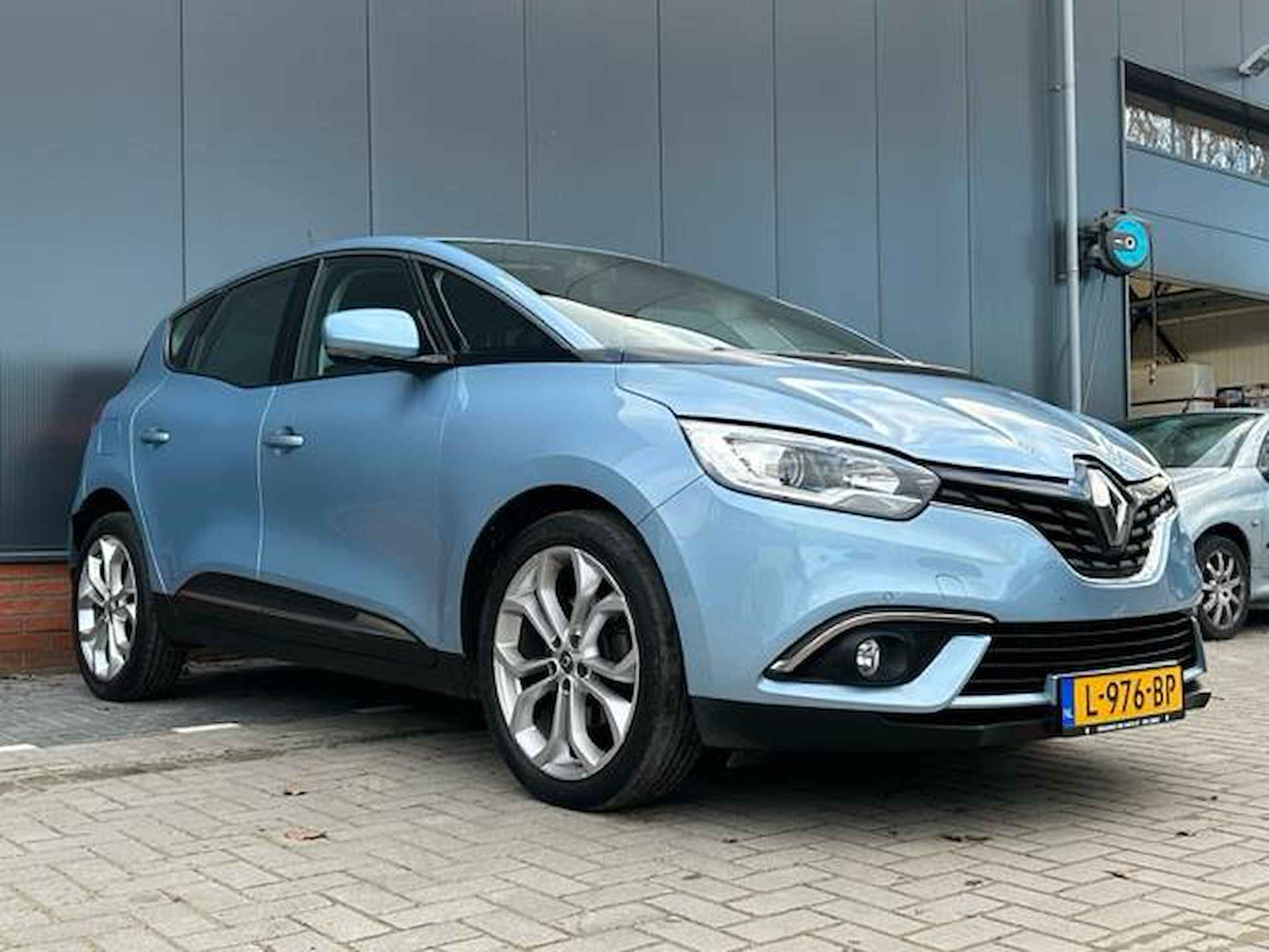 Renault Scénic 1.2 TCe Intens (12 mnd BOVAG garantie) - 2/33