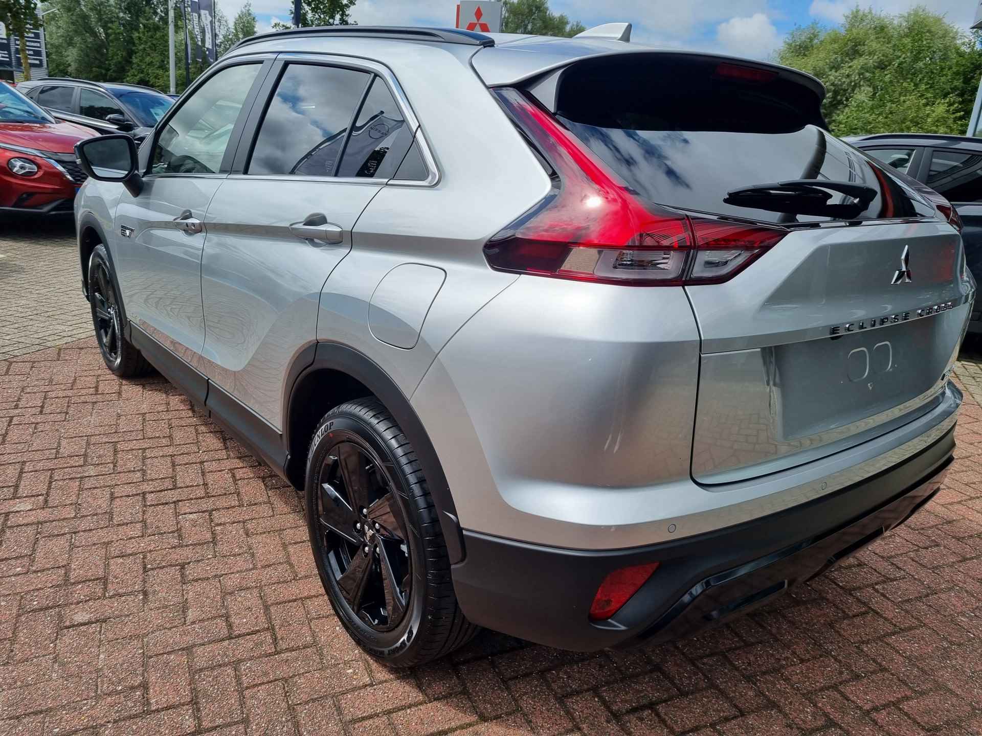 Mitsubishi Eclipse Cross 2.4 PHEV Black Edition Van € 47.380,- voor € 39.430,- - 4/39