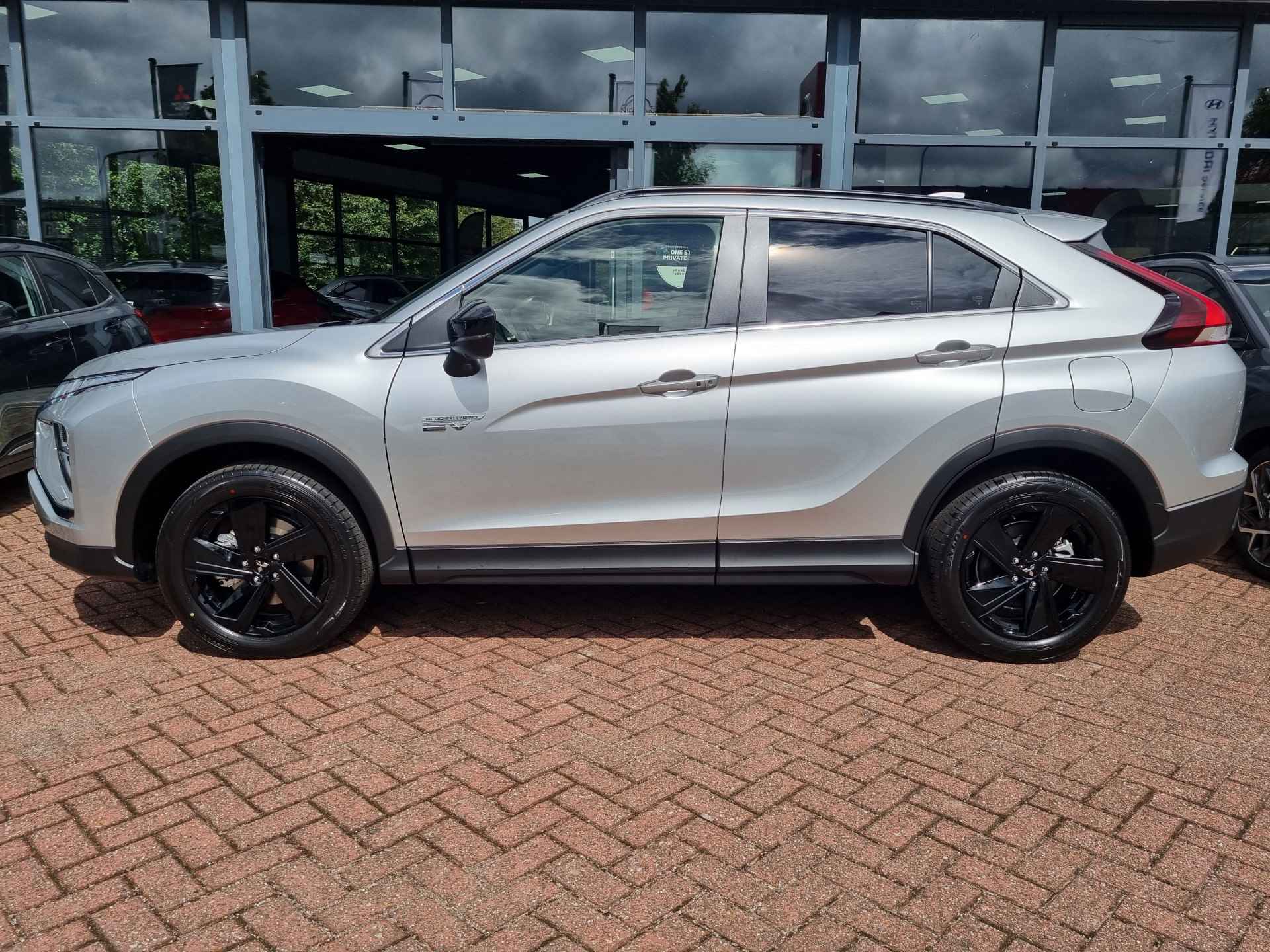 Mitsubishi Eclipse Cross 2.4 PHEV Black Edition Van € 47.380,- voor € 39.430,- - 5/39