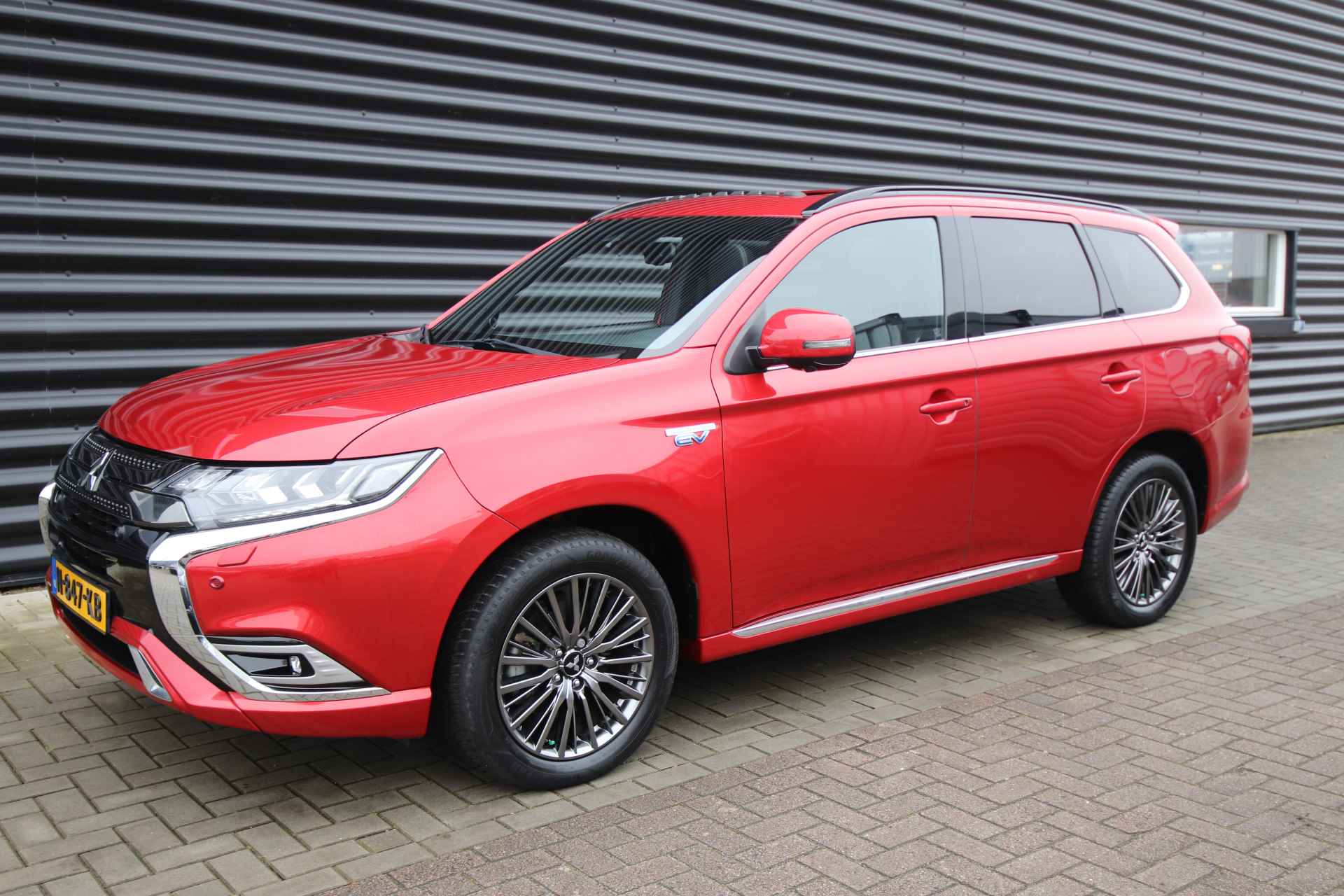 Mitsubishi Outlander 2.4 PHEV S-Edition NL-Auto, Opendak, 1e eigenaar - 22/86