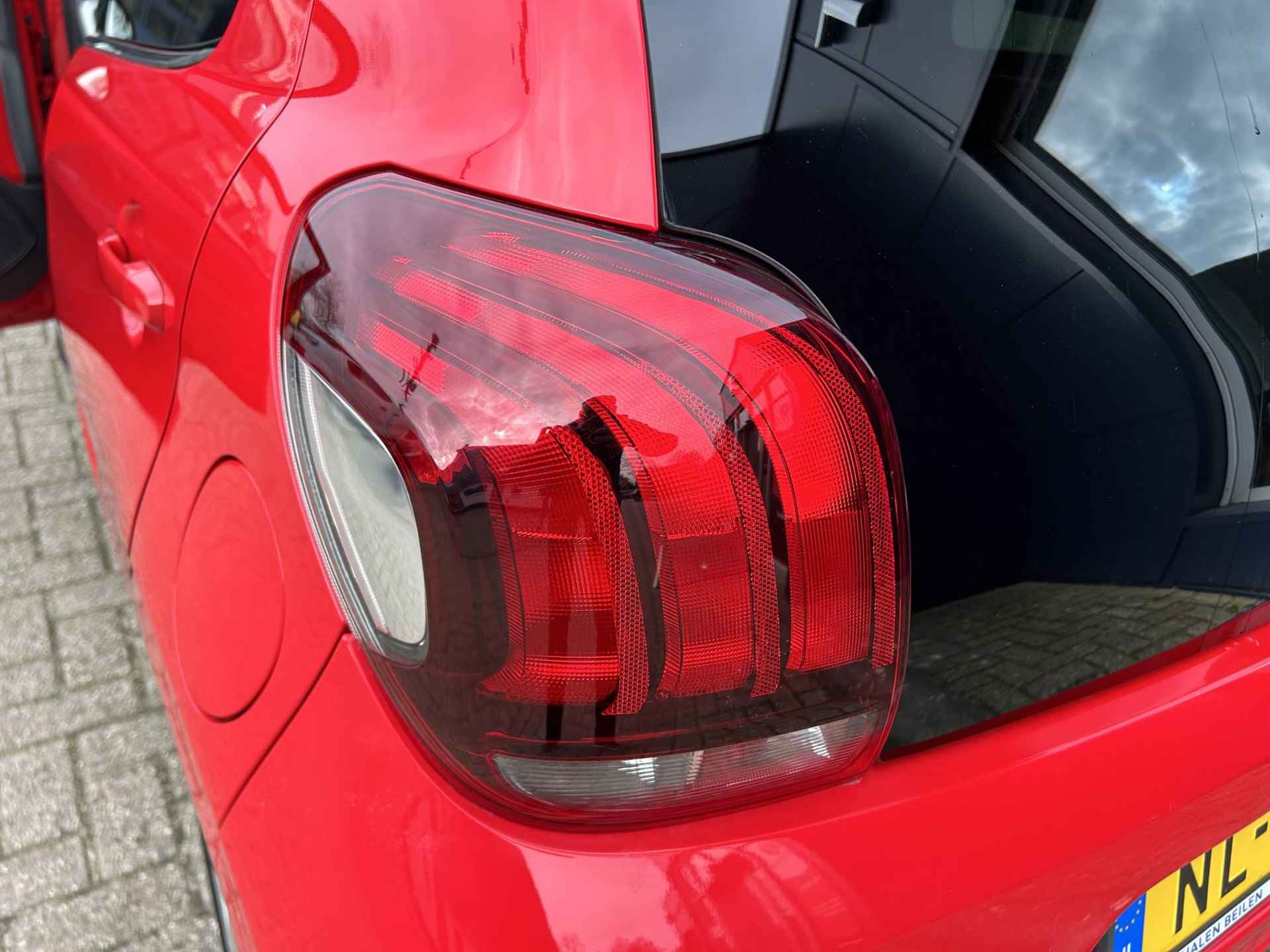 Peugeot 108 1.0 Active TOP! Cabrio | Airco | Elek Pakket | Getinte Ramen | Mistlampen | Bluetooth Audio & Telefoon | Toerenteller | LED Dagrijverlichting | - 27/50