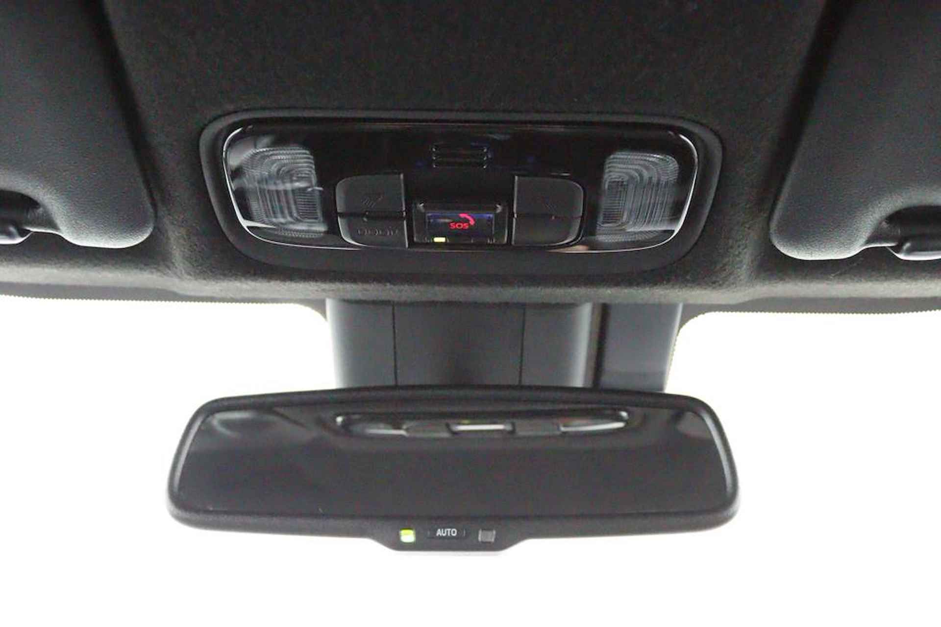 Toyota Yaris 1.5 Hybrid Executive | Origineel NL | Grootscherm Navigatie | Parkeersensoren Voor en Achter | Draadloos Telefoonlader | Half Lederen Bekleding | - 34/48