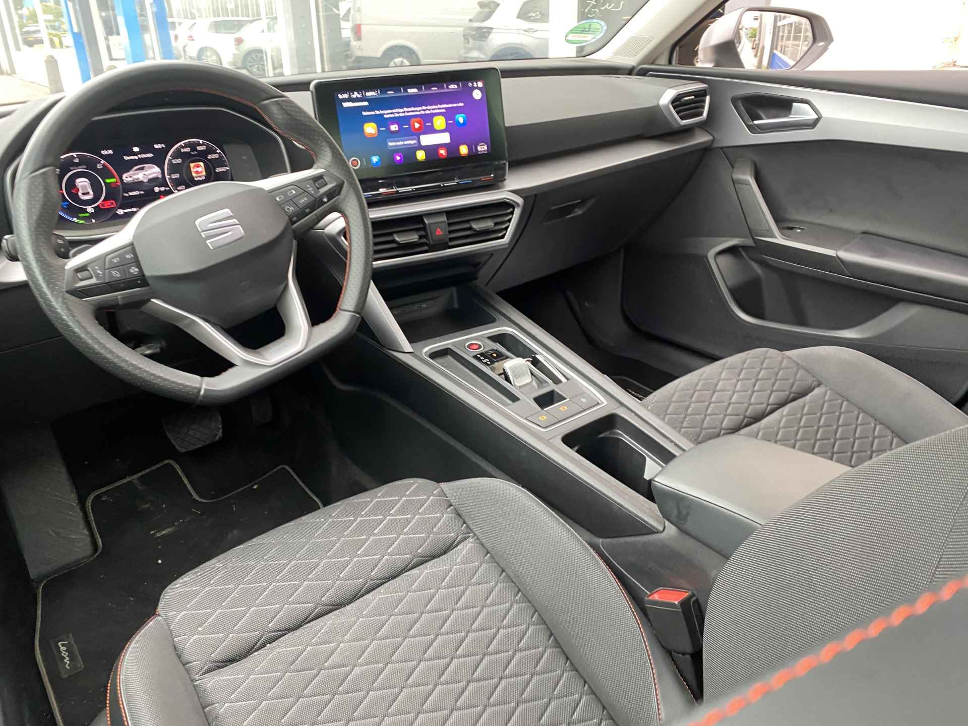 SEAT Leon 1.4 TSI eHybrid PHEV FR / AUTOMAAT/ PARK. SENSOREN/ LED/ CRUISE/ STOEL EN STUUR VERWARM./ APP CONNECT/ NAVI/ CLIMA/ DAB/ - 6/23