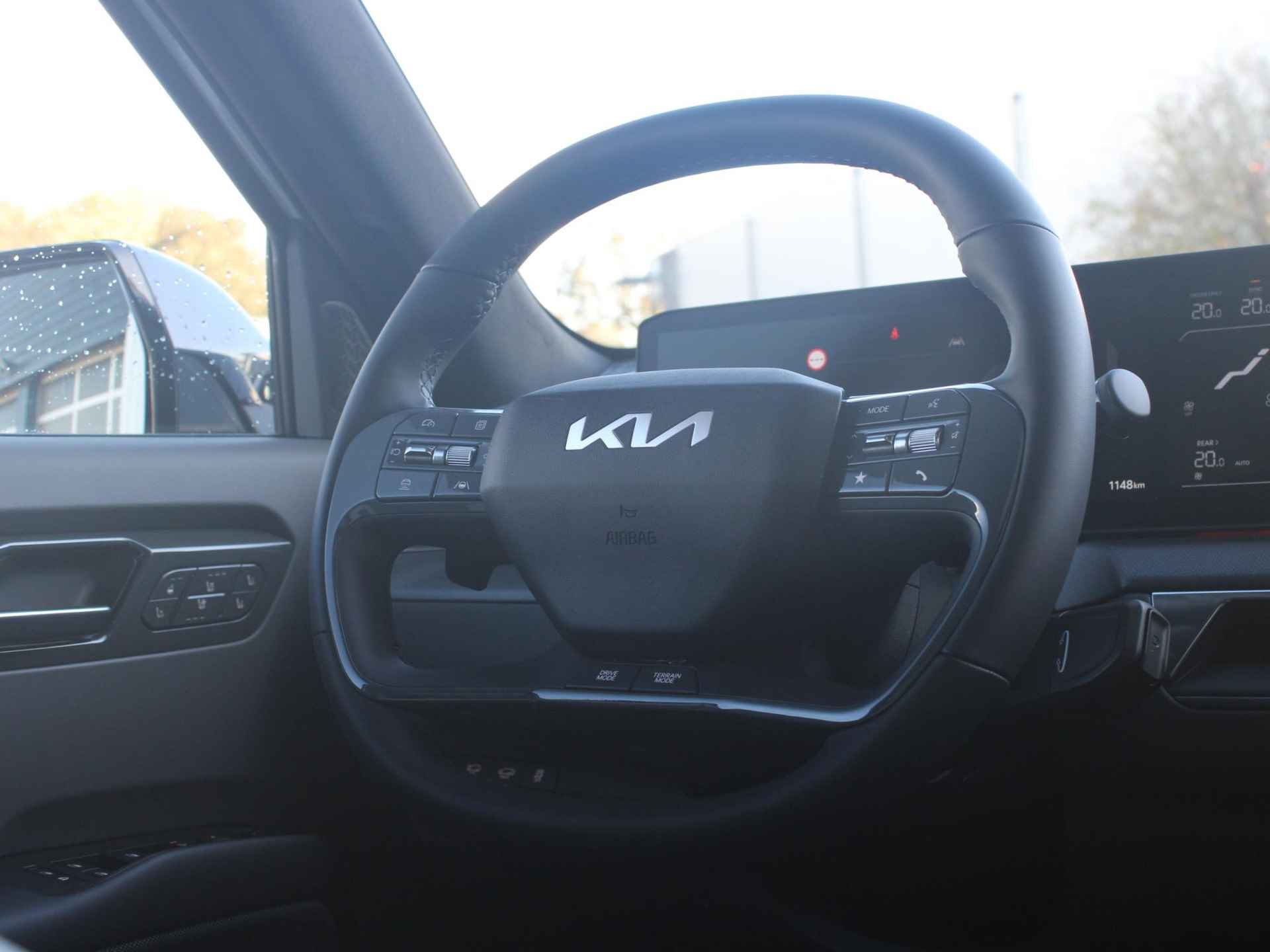Kia EV9 Launch Edition GT-Line AWD 99.8 kWh | Direct Beschikbaar | Clima | Navi | 7-Pers. | Adapt. Cruise | 21" | Head-Up | Stoel-/Stuurverwarming | Premium Audio | Schuif-/kanteldak - 39/42