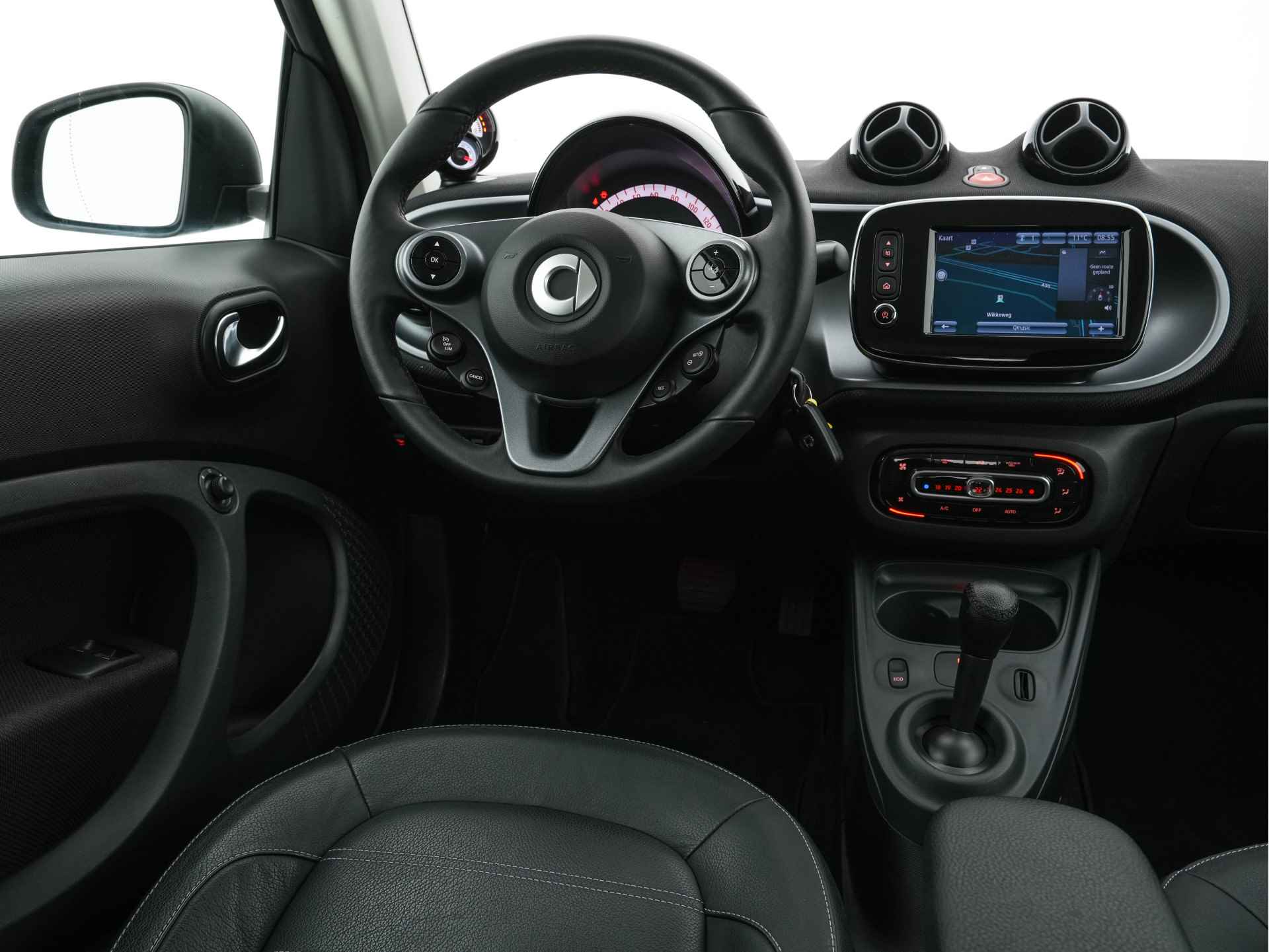 Smart Fortwo EQ Comfort PLUS 18 kWh [ 3-Fase ] (INCL-BTW) *NAVI-FULLMAP | VOLLEDER | AIRCO | AMBIENT-LIGHT | PDC | CRUISE | SPORT-SEATS  | 15''ALU* - 7/28