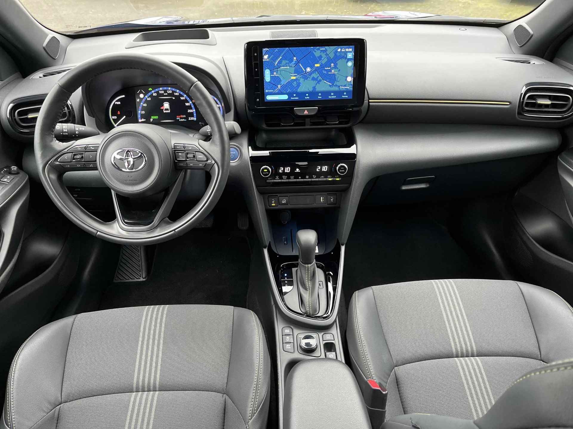 Toyota Yaris Cross 1.5 Hybrid Executive AWD | Navigatie | Apple CarPlay/Android auto | Achteruitrijcamera | Head-up display | Elektrische achterklep - 15/31