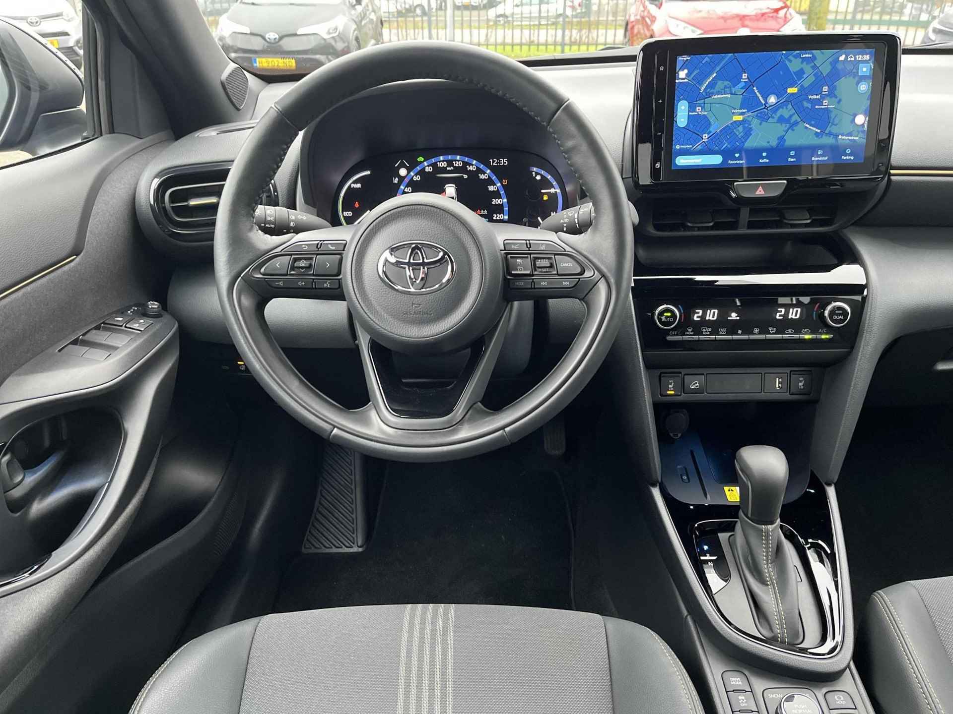 Toyota Yaris Cross 1.5 Hybrid Executive AWD | Navigatie | Apple CarPlay/Android auto | Achteruitrijcamera | Head-up display | Elektrische achterklep - 16/31