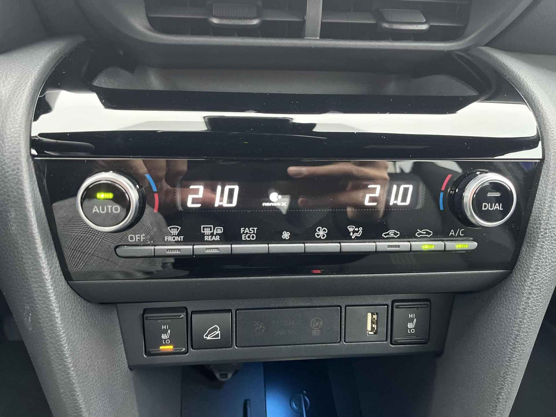 Toyota Yaris Cross 1.5 Hybrid Executive AWD | Navigatie | Apple CarPlay/Android auto | Achteruitrijcamera | Head-up display | Elektrische achterklep - 21/31