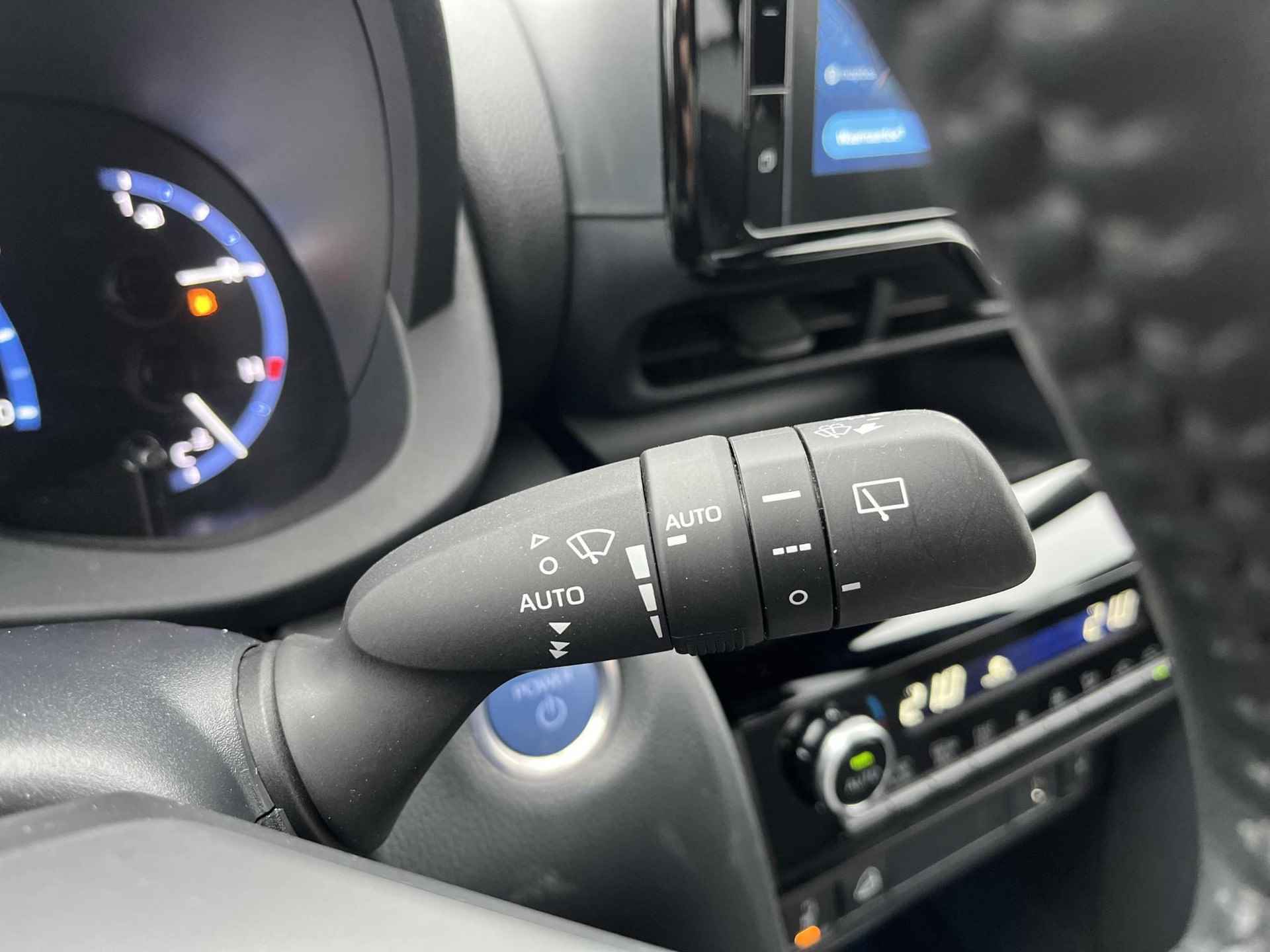 Toyota Yaris Cross 1.5 Hybrid Executive AWD | Navigatie | Apple CarPlay/Android auto | Achteruitrijcamera | Head-up display | Elektrische achterklep - 24/31