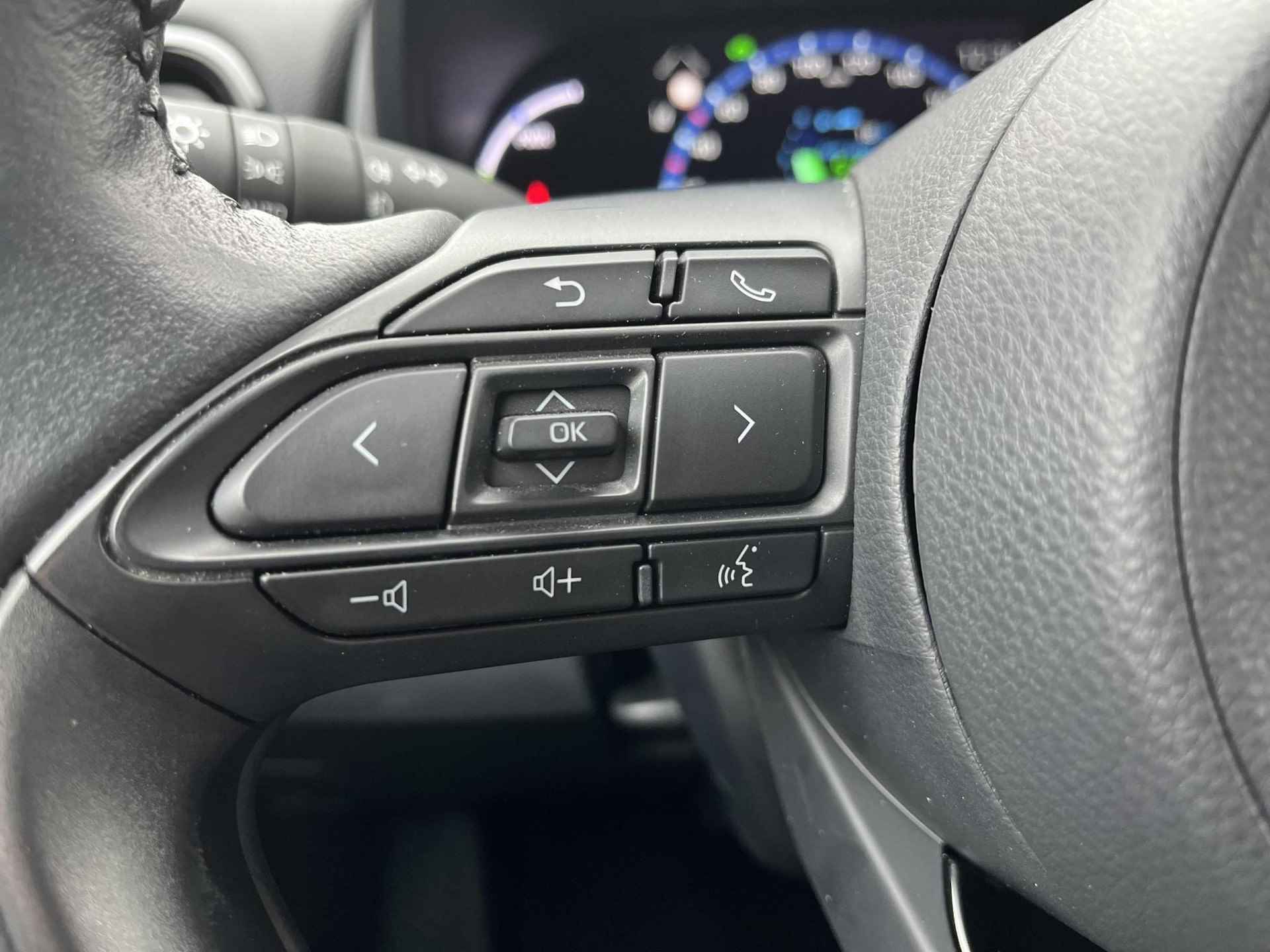 Toyota Yaris Cross 1.5 Hybrid Executive AWD | Navigatie | Apple CarPlay/Android auto | Achteruitrijcamera | Head-up display | Elektrische achterklep - 25/31