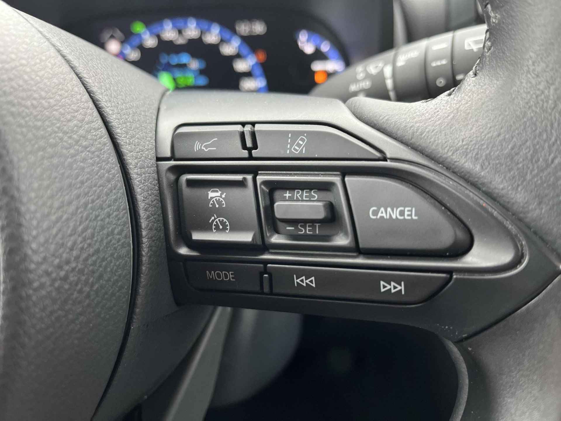 Toyota Yaris Cross 1.5 Hybrid Executive AWD | Navigatie | Apple CarPlay/Android auto | Achteruitrijcamera | Head-up display | Elektrische achterklep - 26/31